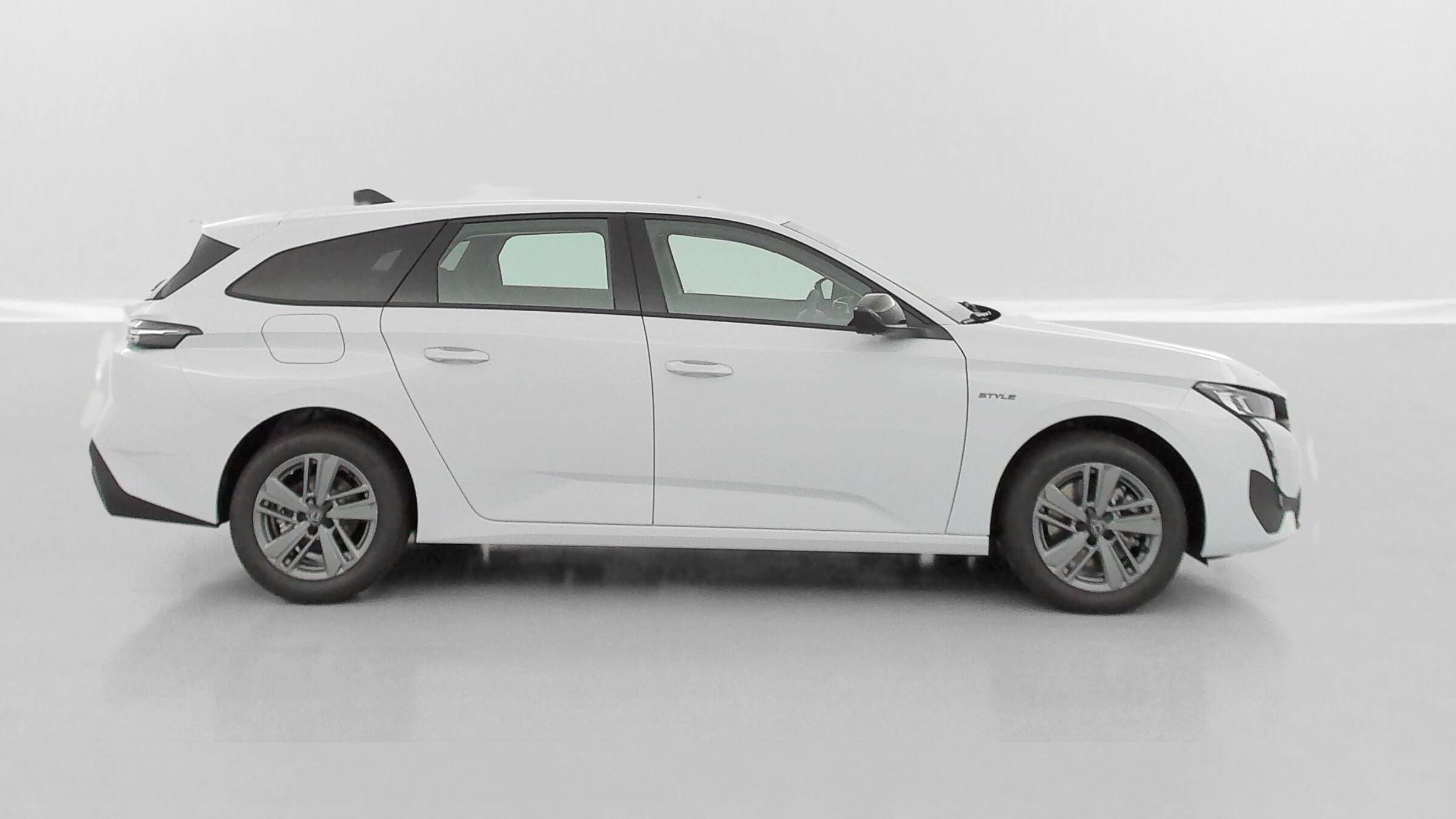 PEUGEOT 308 SW III 1.2 Hybrid 145 e-DCS6 Style