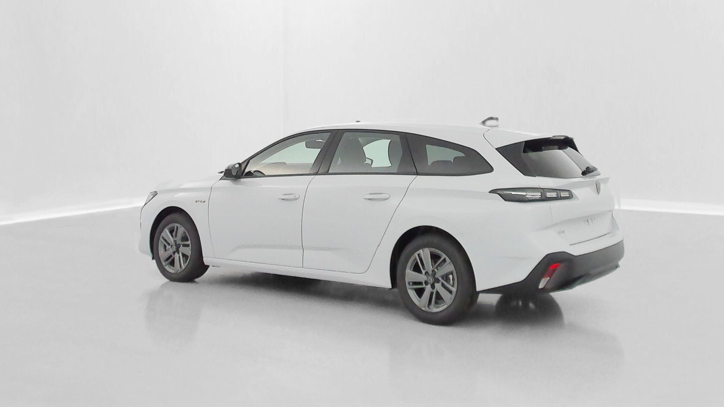 PEUGEOT 308 SW III 1.2 Hybrid 145 e-DCS6 Style
