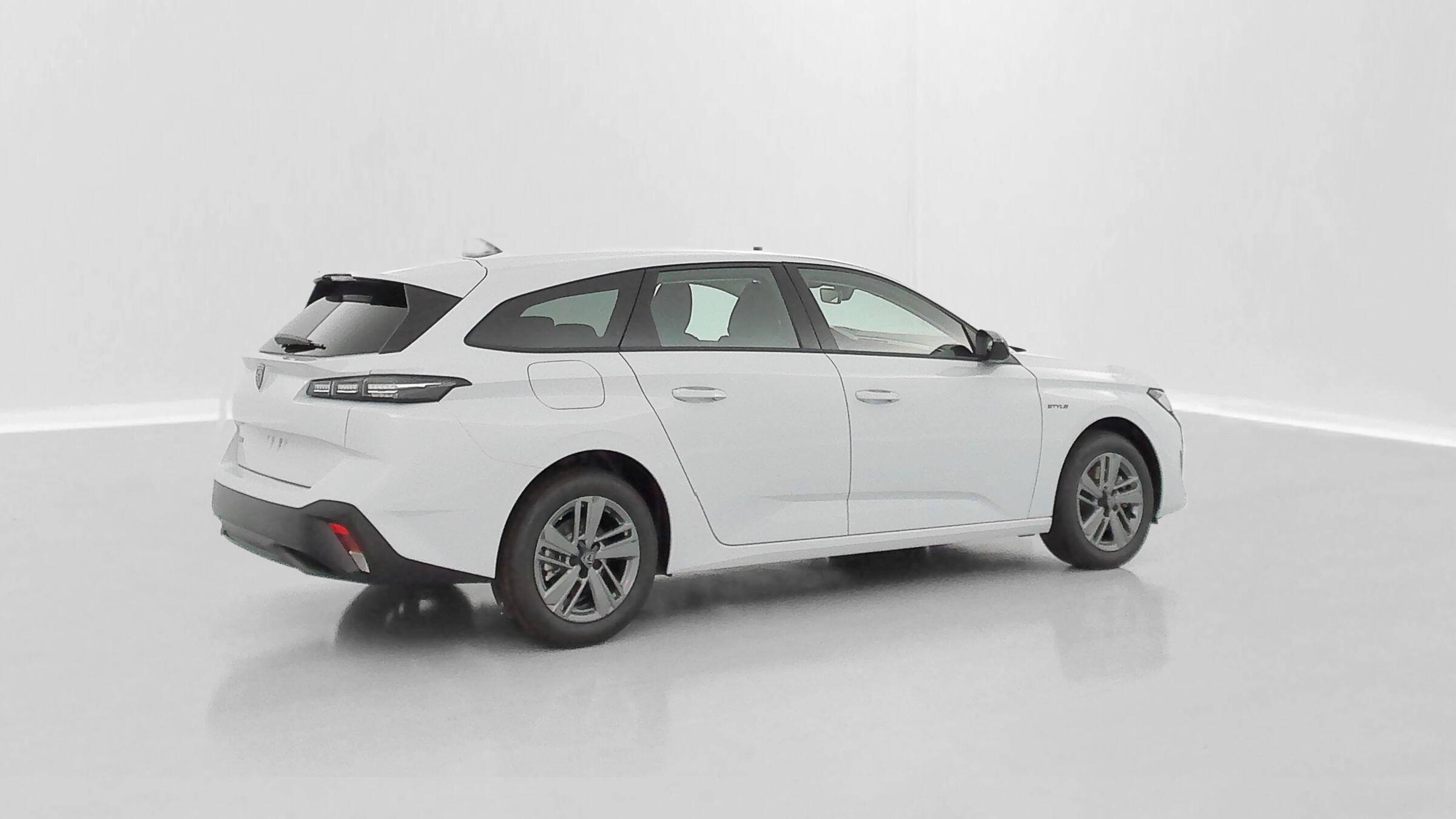 PEUGEOT 308 SW III 1.2 Hybrid 145 e-DCS6 Style