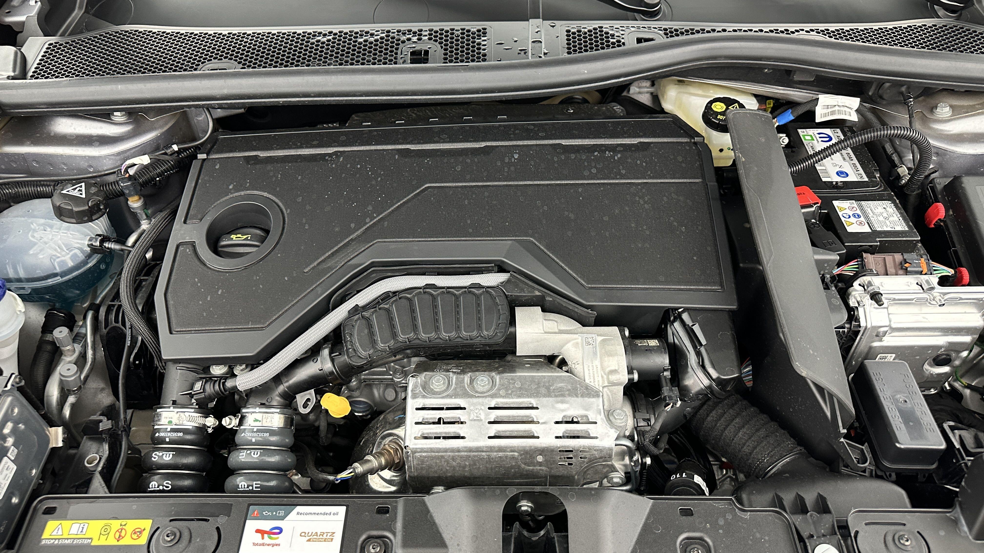 PEUGEOT 2008 II(2) 1.2 Hybrid 136ch GT e-DCS6