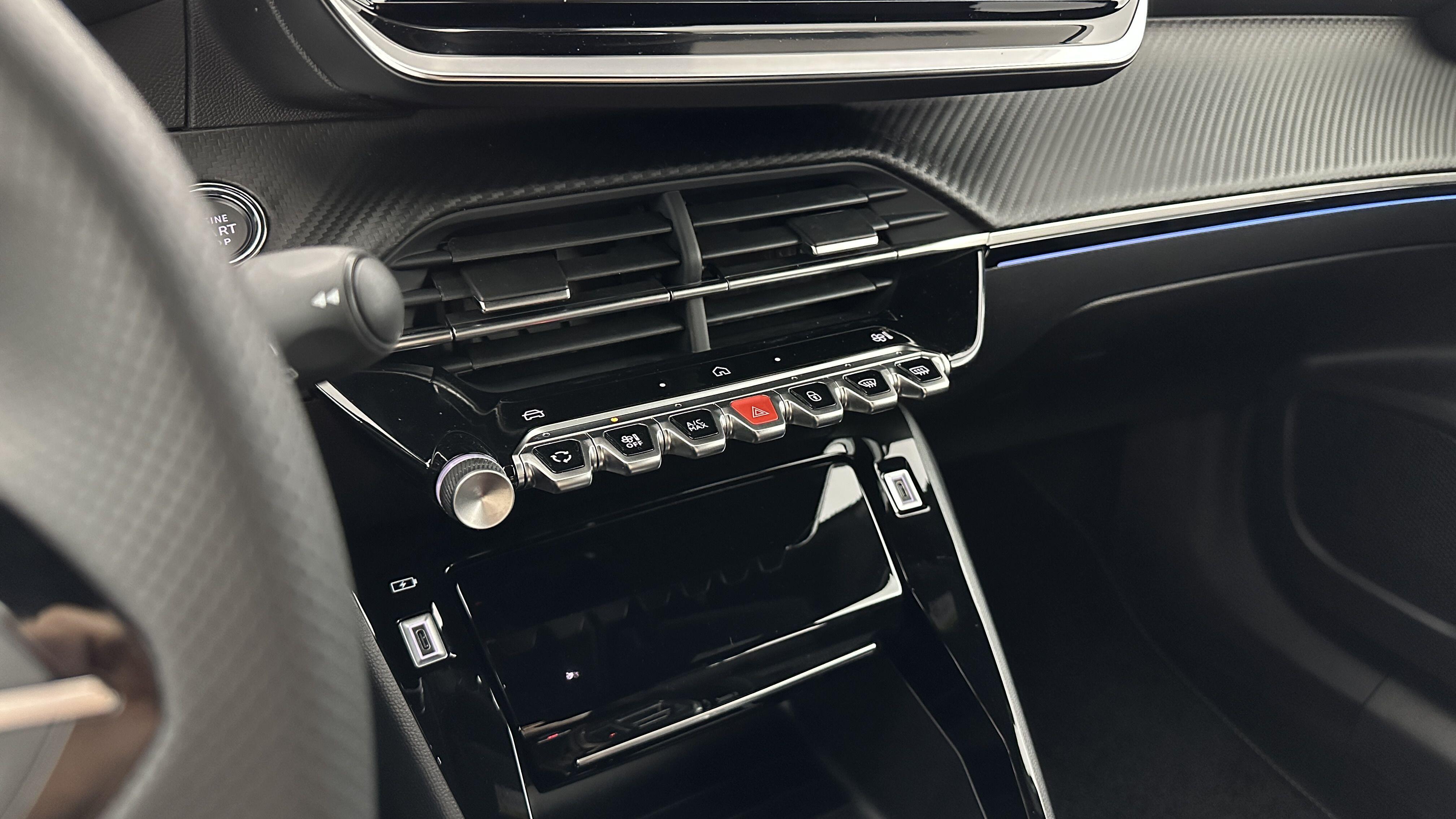 PEUGEOT 2008 II(2) 1.2 Hybrid 136ch GT e-DCS6