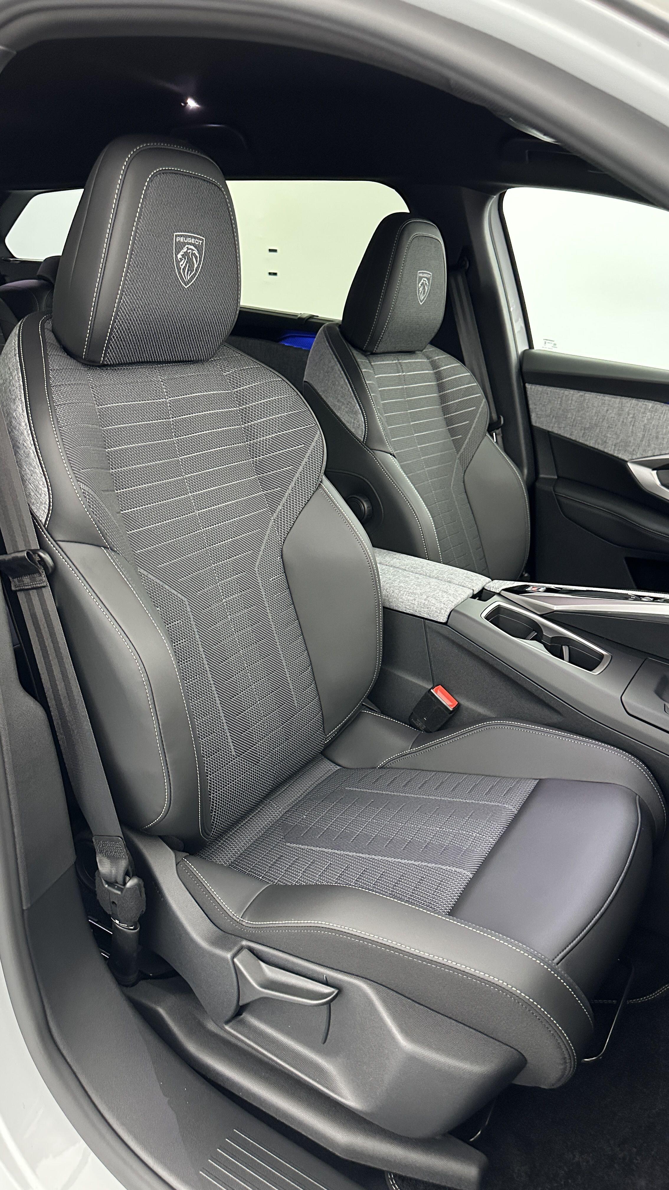 PEUGEOT 5008 1.2 Hybrid 145ch GT e-DCS6