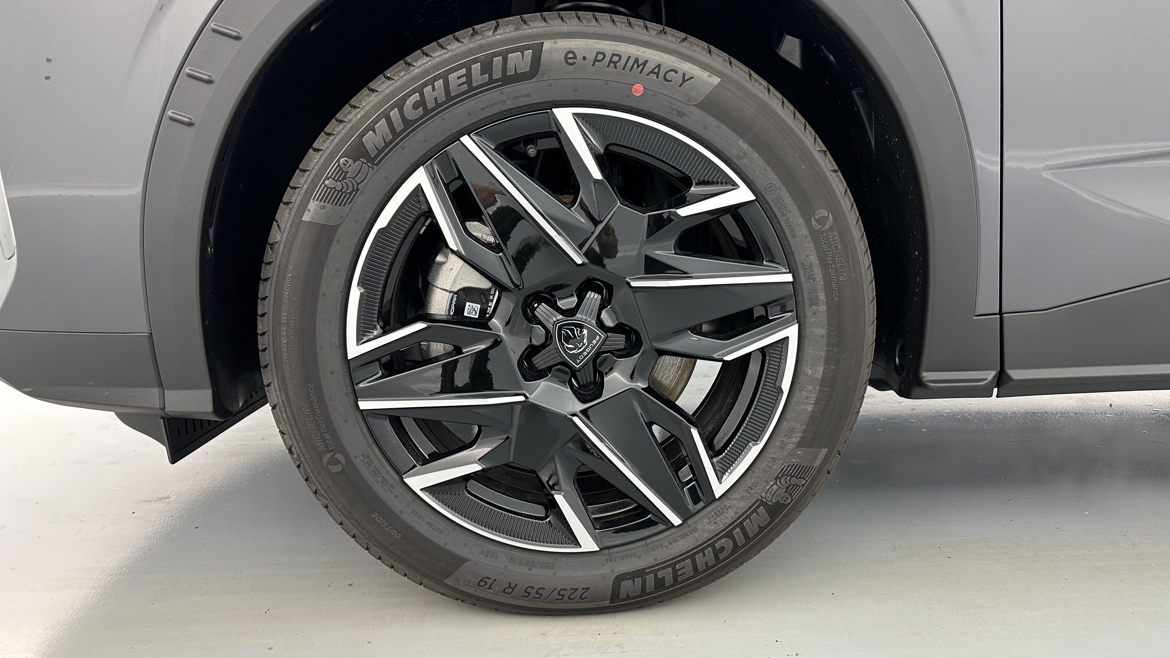 PEUGEOT 5008 1.2 Hybrid 145ch GT e-DCS6