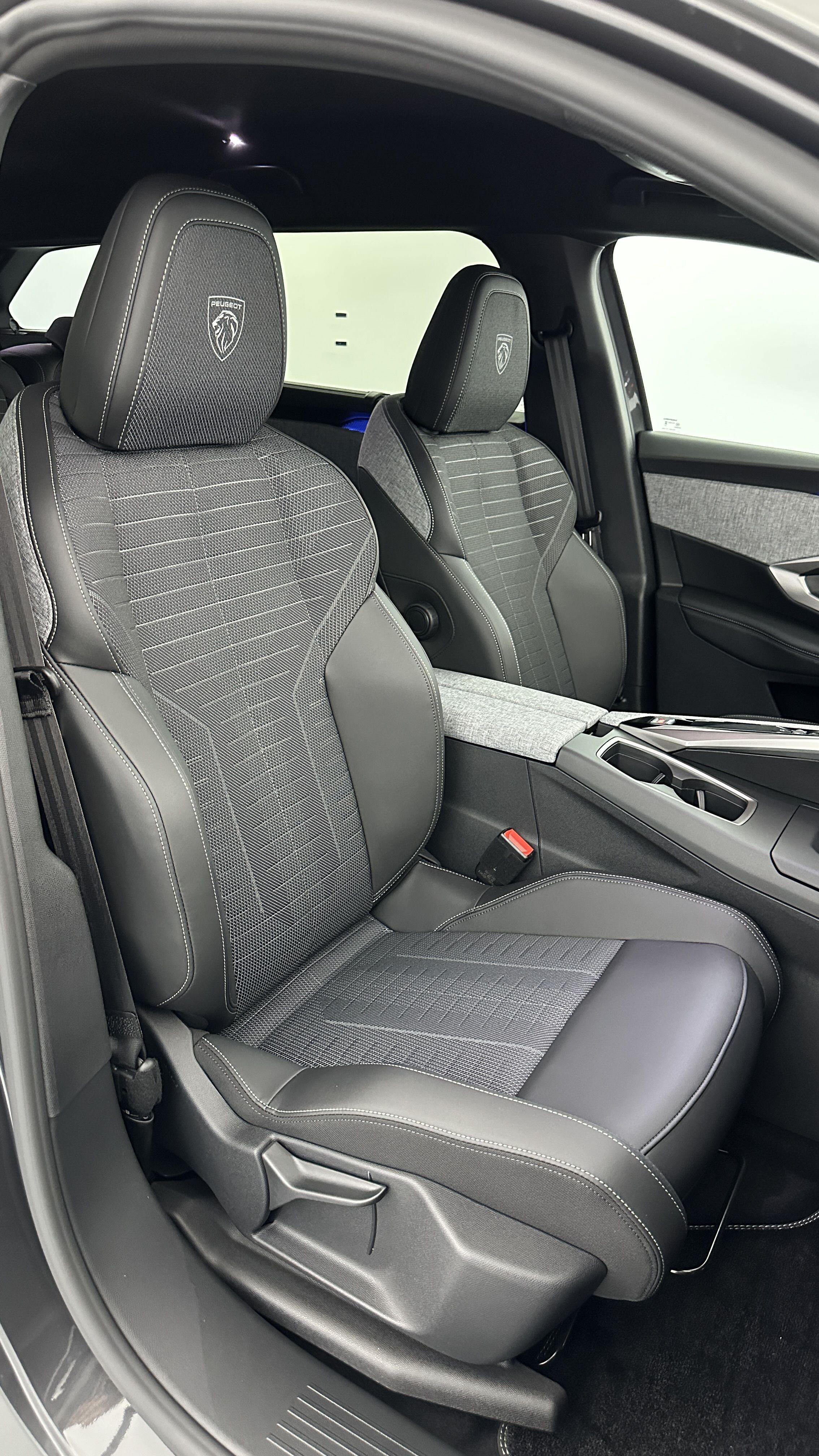 PEUGEOT 5008 1.2 Hybrid 145ch GT e-DCS6