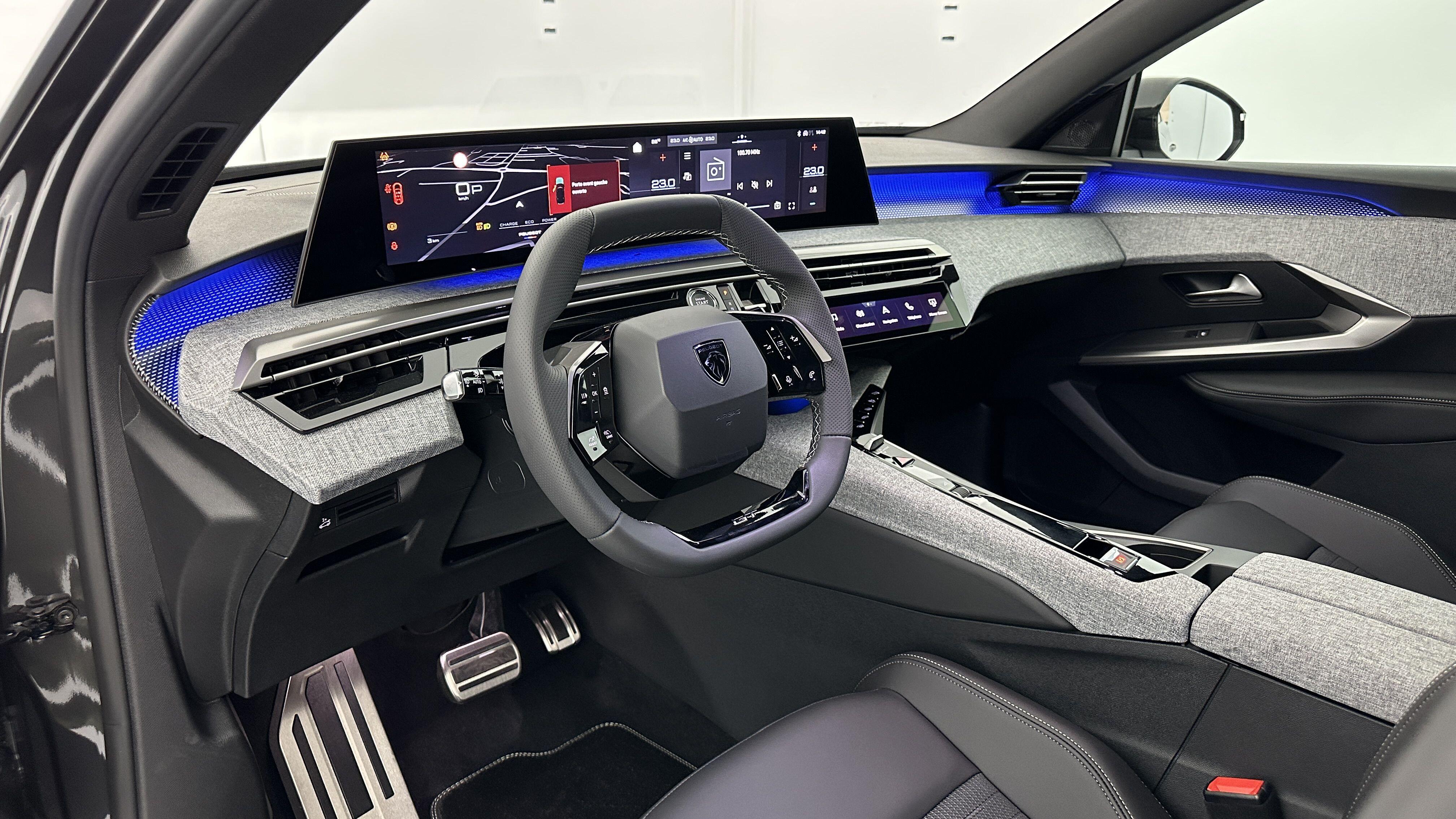 PEUGEOT 5008 1.2 Hybrid 145ch GT e-DCS6