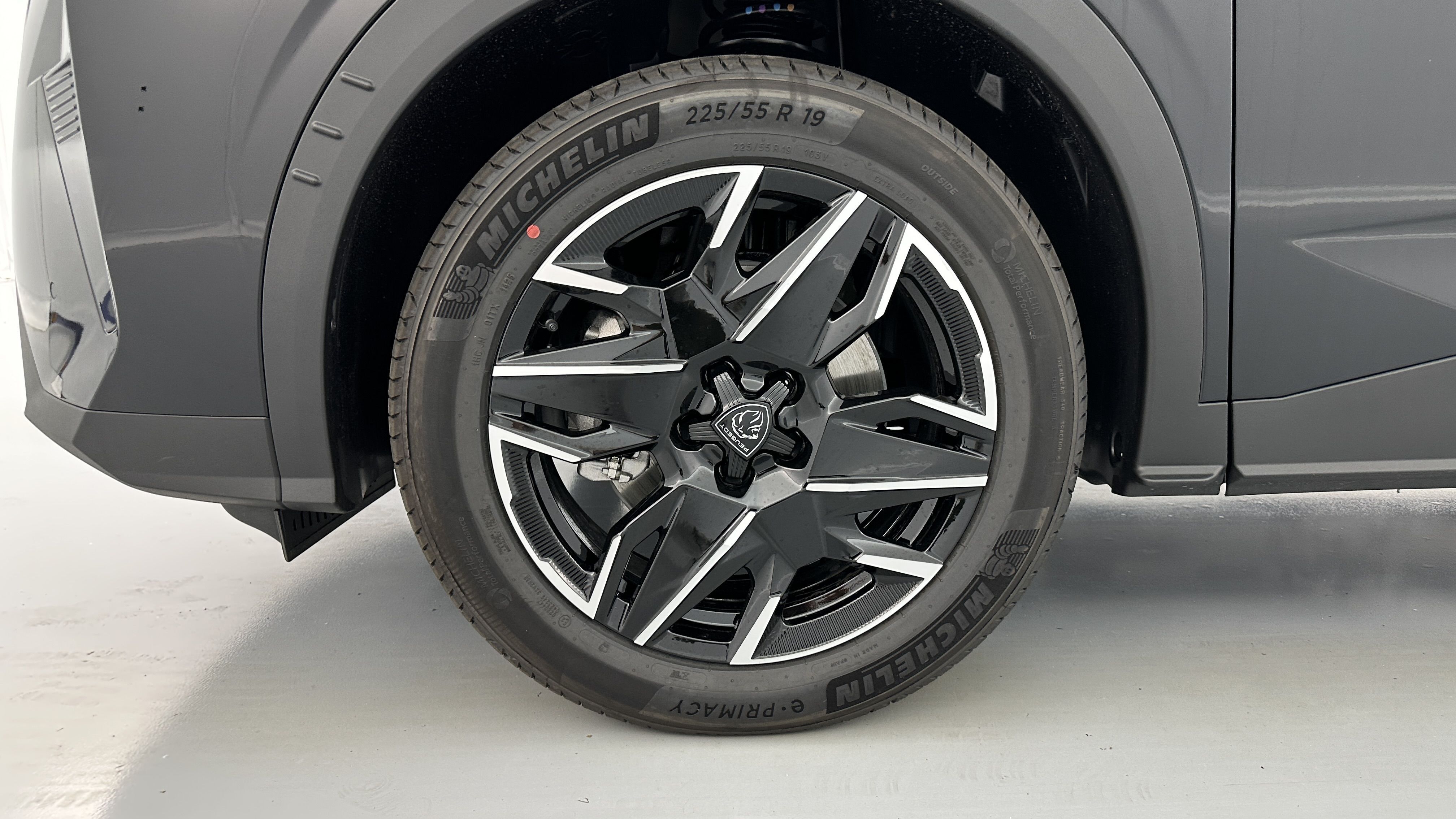 PEUGEOT 5008 1.2 Hybrid 145ch GT e-DCS6