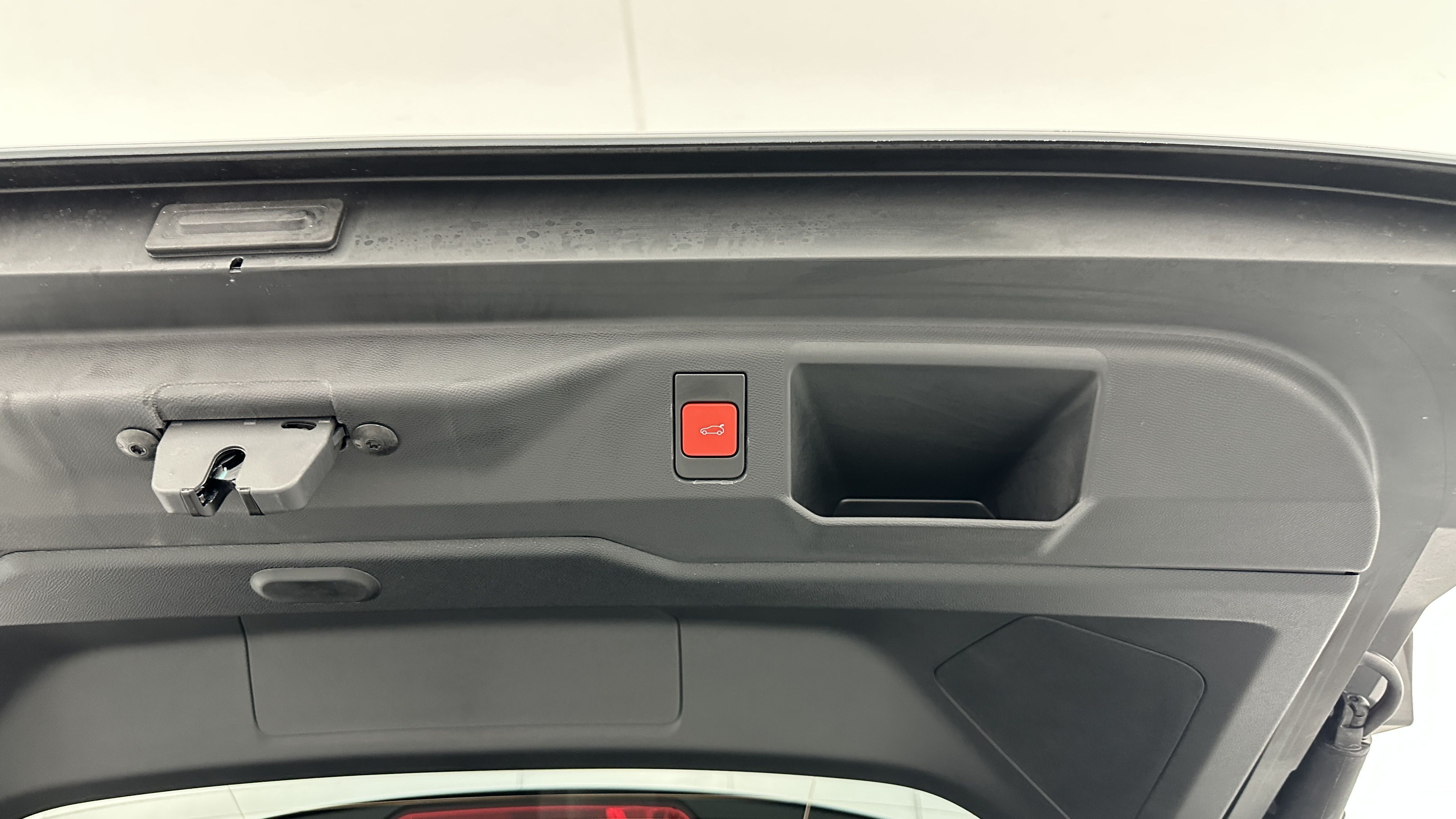 PEUGEOT 5008 1.2 Hybrid 145ch GT e-DCS6