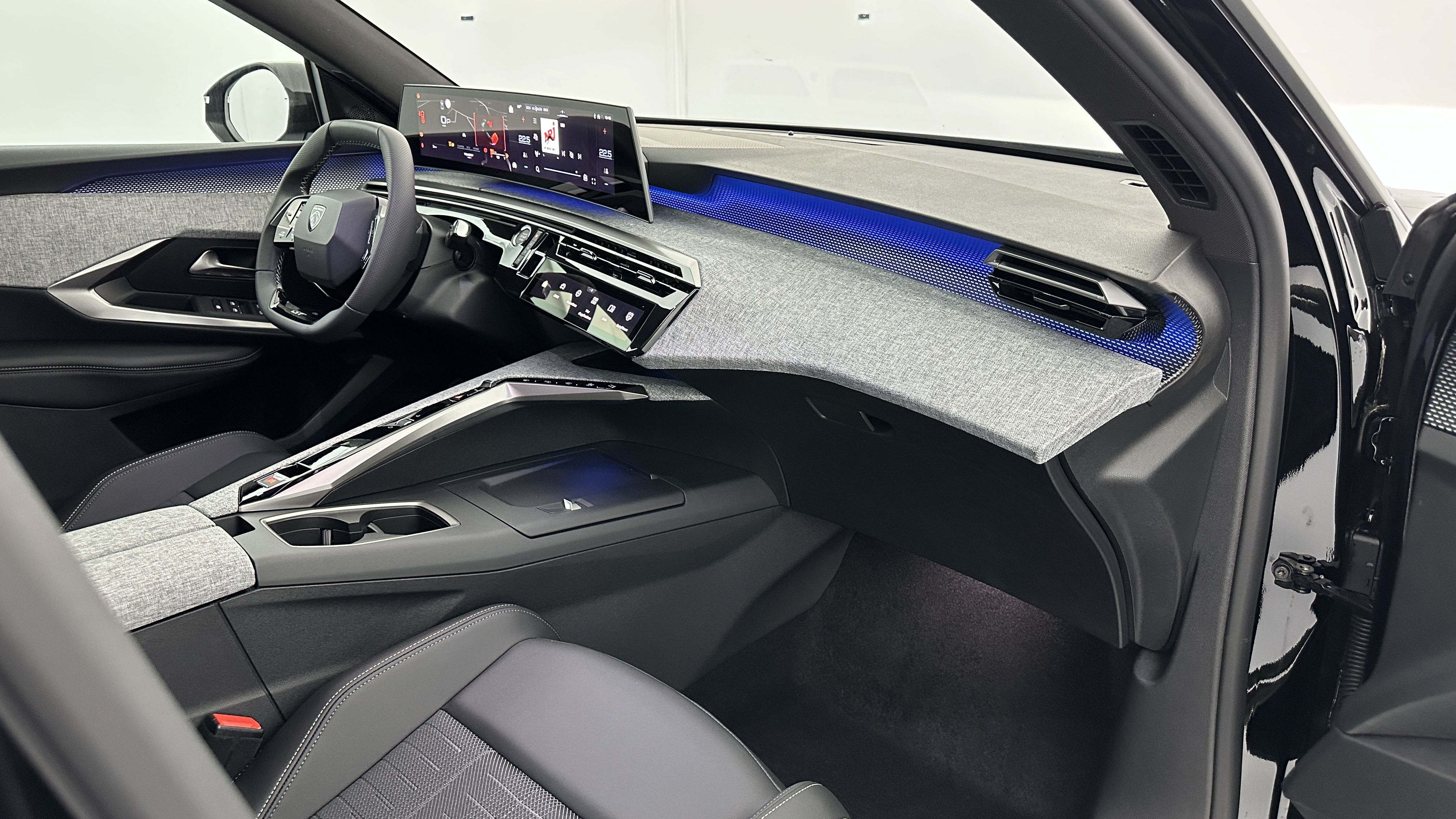 PEUGEOT 5008 1.2 Hybrid 145ch GT e-DCS6