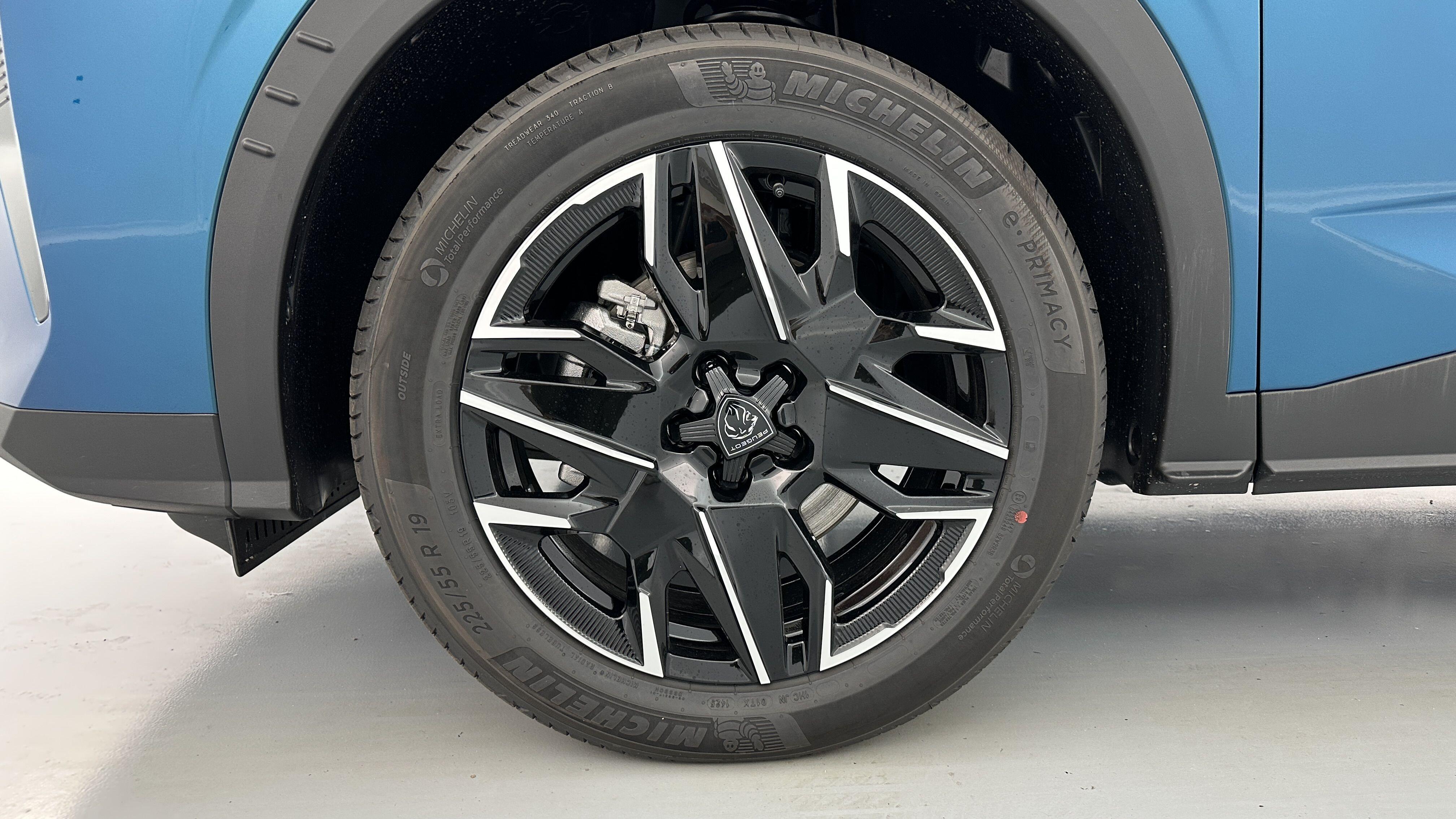 PEUGEOT 5008 1.2 Hybrid 145ch GT e-DCS6
