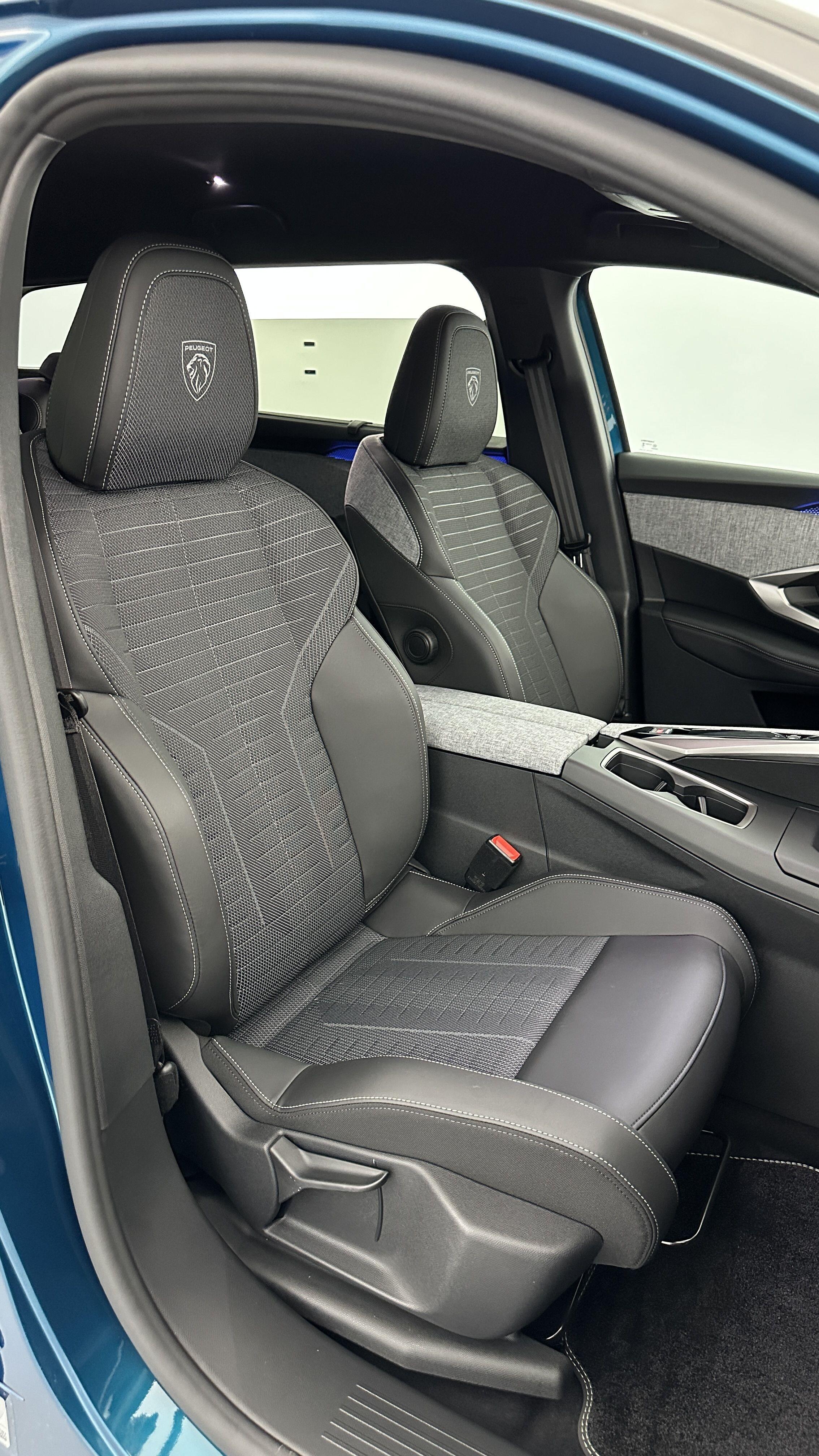 PEUGEOT 5008 1.2 Hybrid 145ch GT e-DCS6