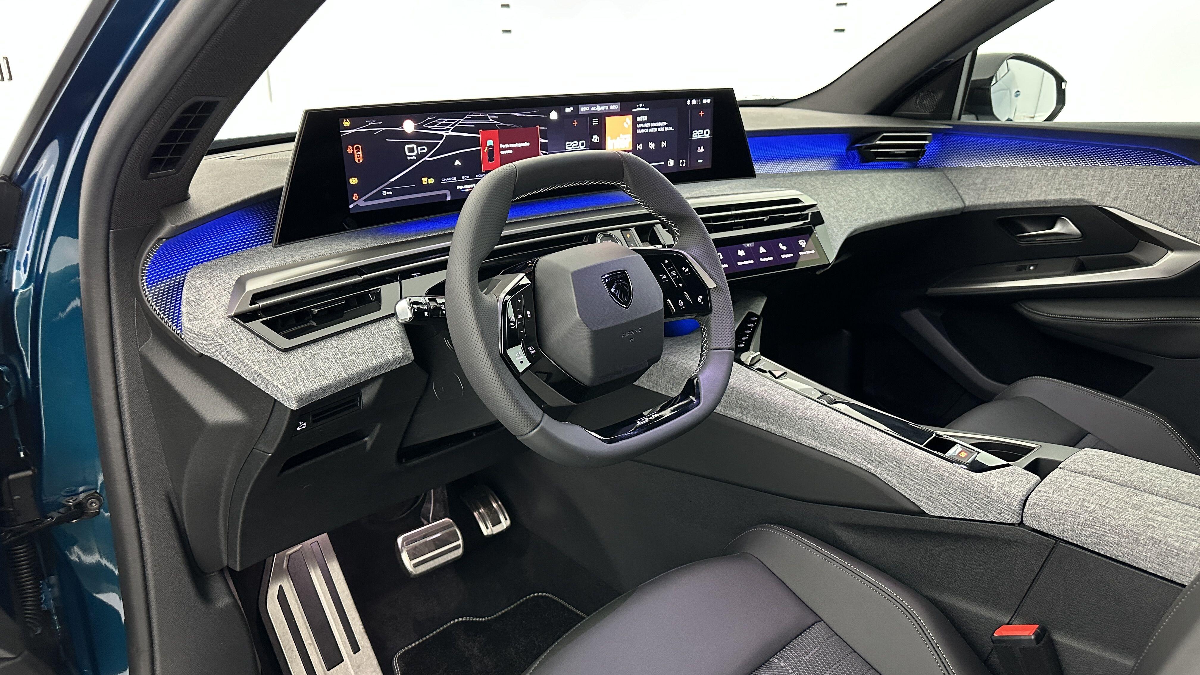PEUGEOT 5008 1.2 Hybrid 145ch GT e-DCS6
