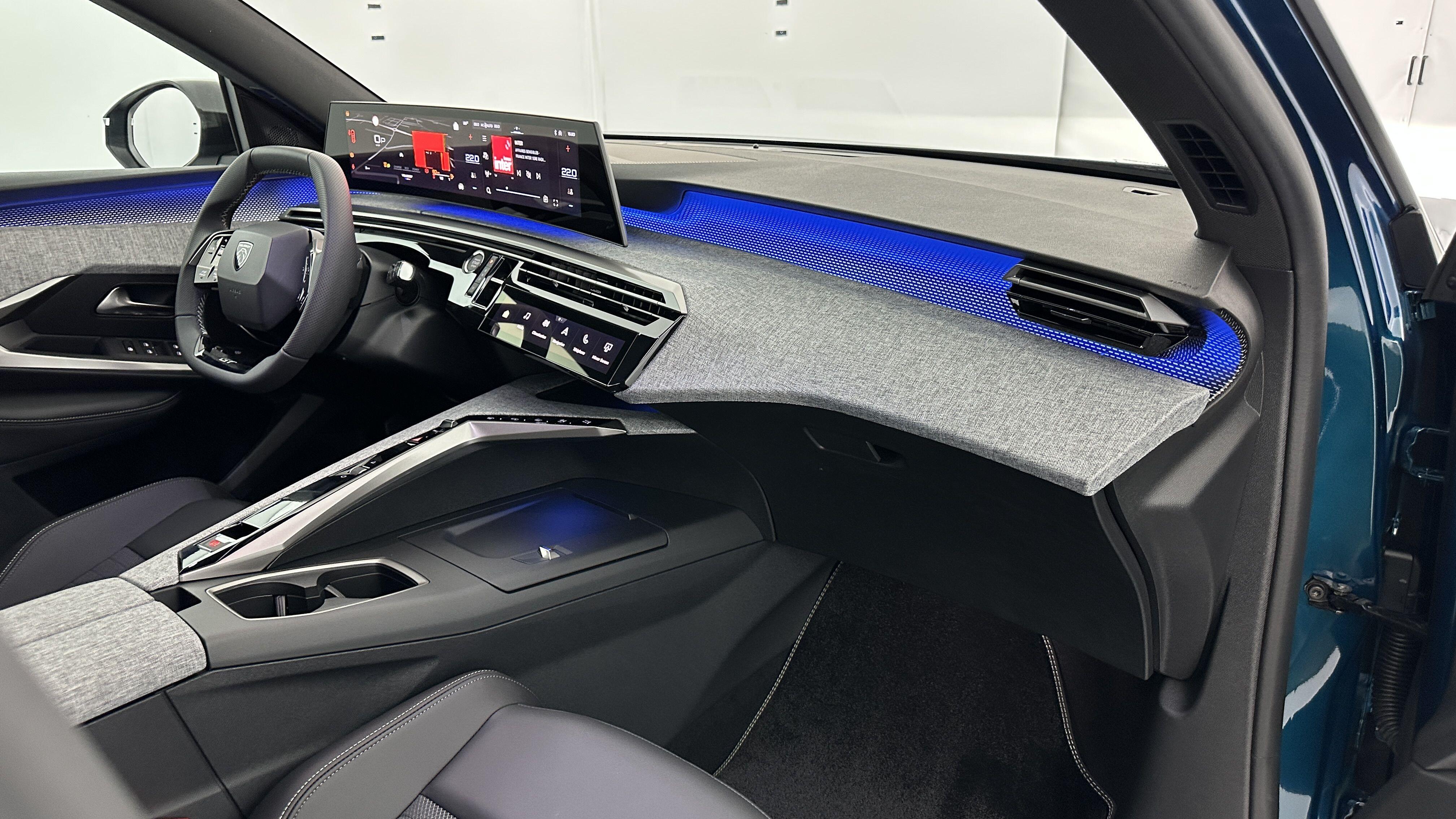PEUGEOT 5008 1.2 Hybrid 145ch GT e-DCS6