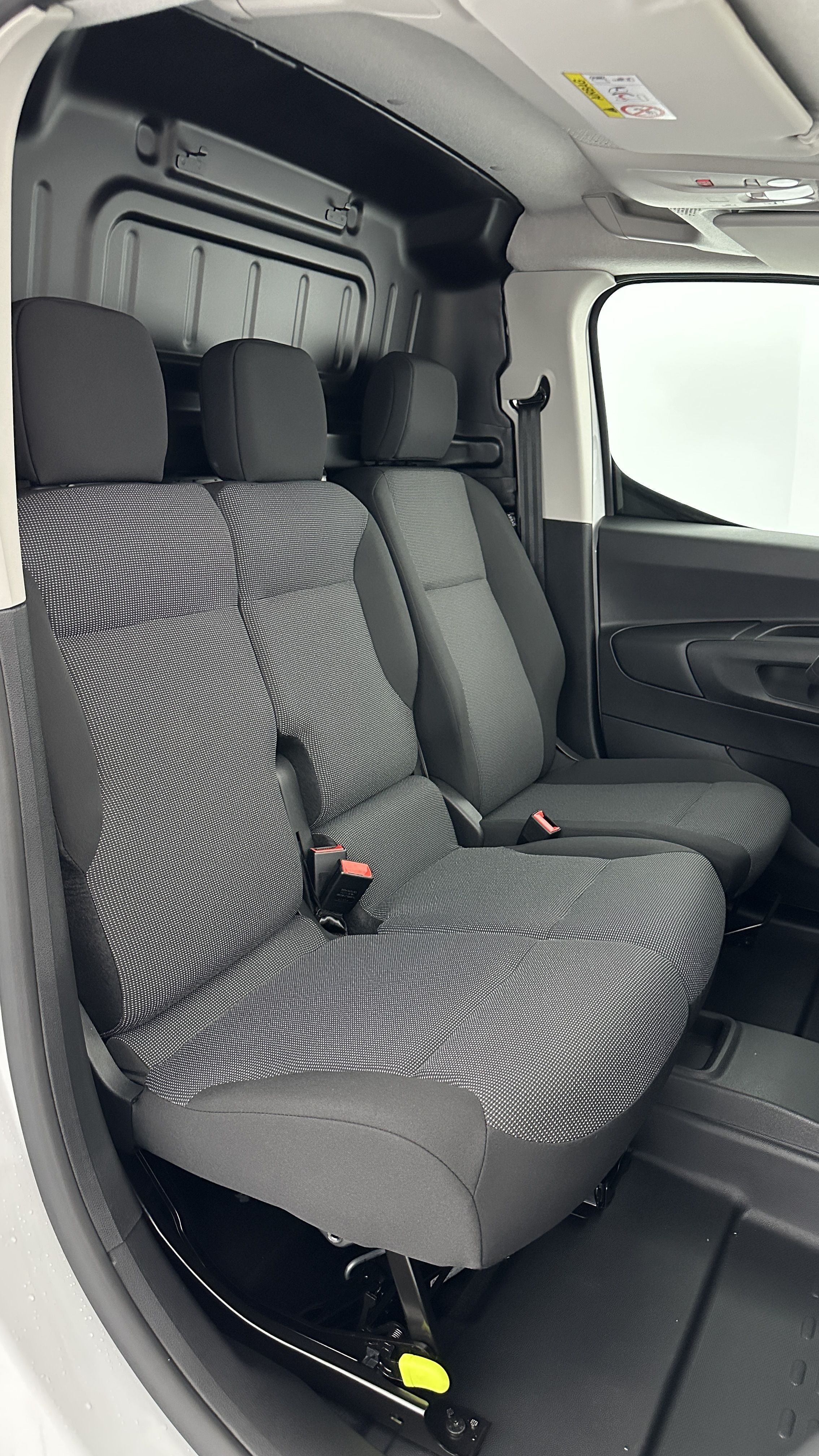 PEUGEOT PARTNER III M 650kg BlueHDi 130ch EAT8