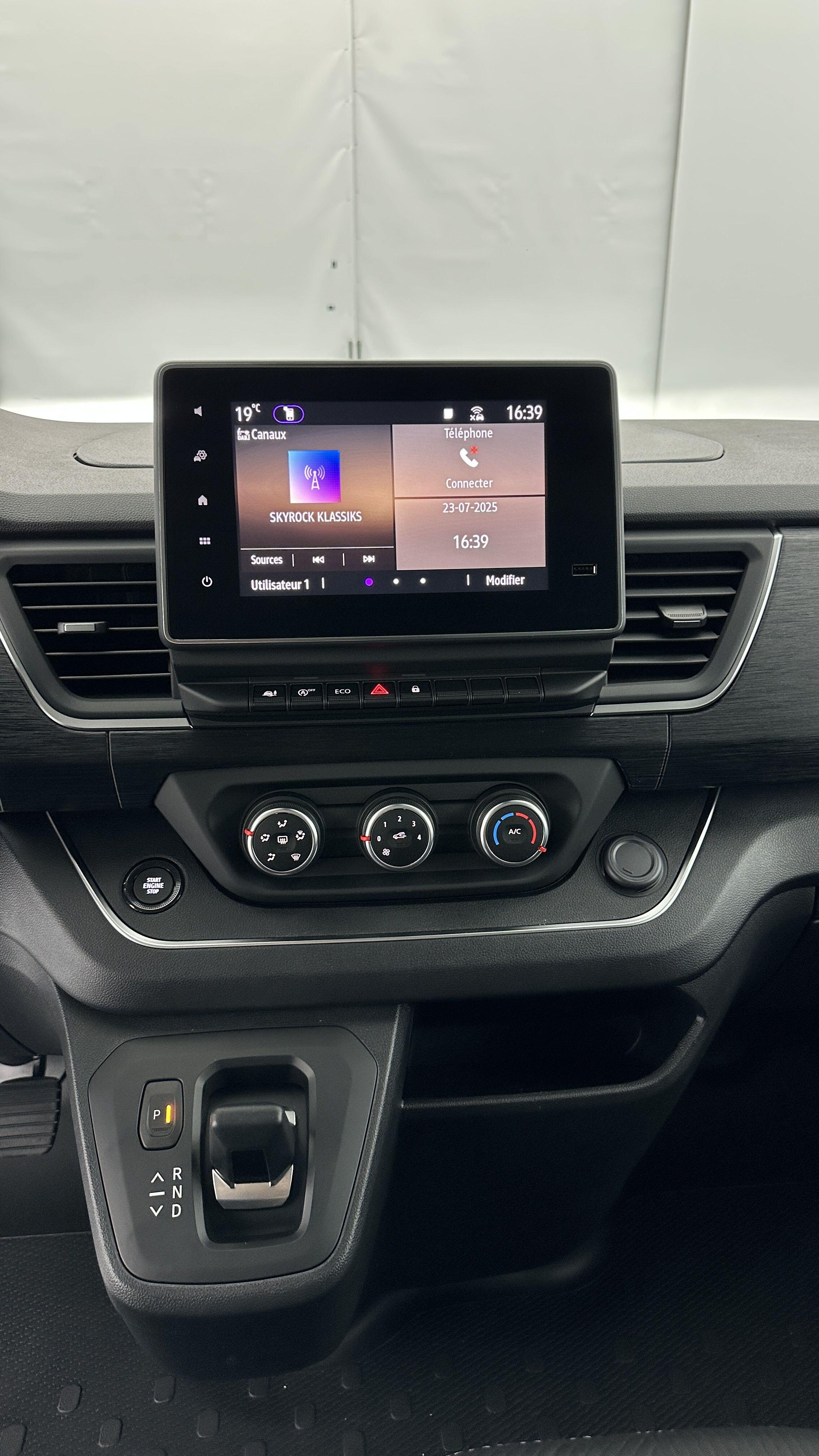 NISSAN PRIMASTAR COMBI L2H1 3.0t 2.0 dCi 150ch N-Connecta BVA9