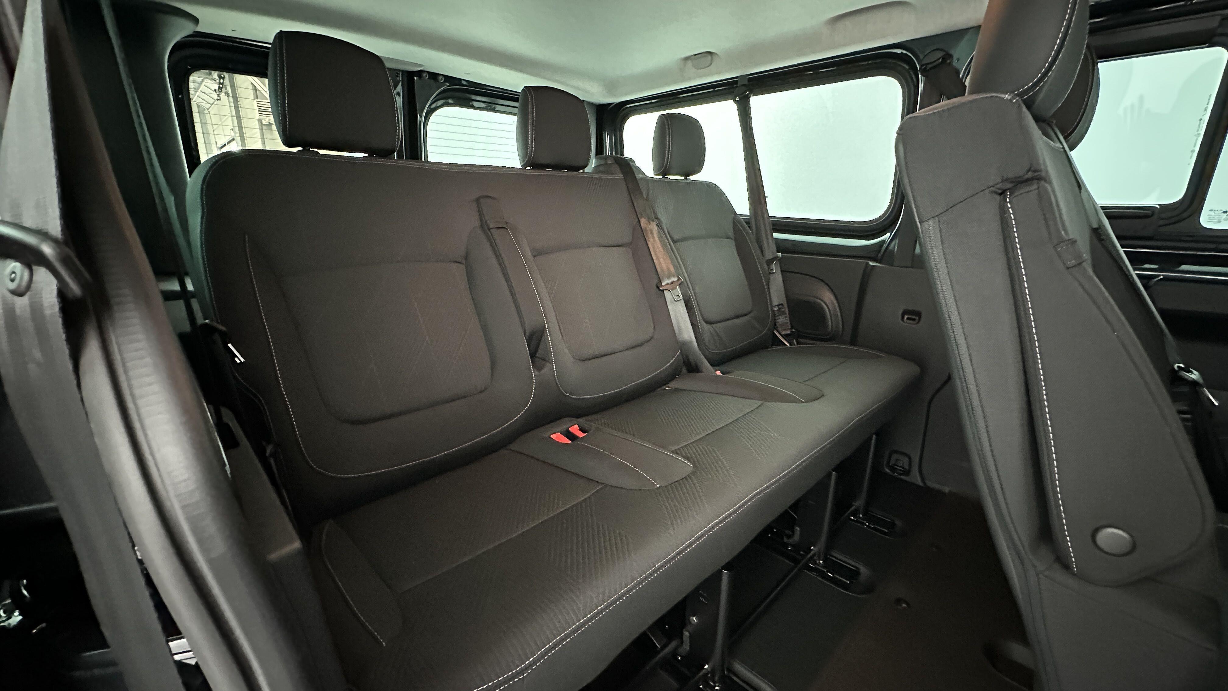 NISSAN PRIMASTAR COMBI L2H1 3.0t 2.0 dCi 150ch N-Connecta BVA9