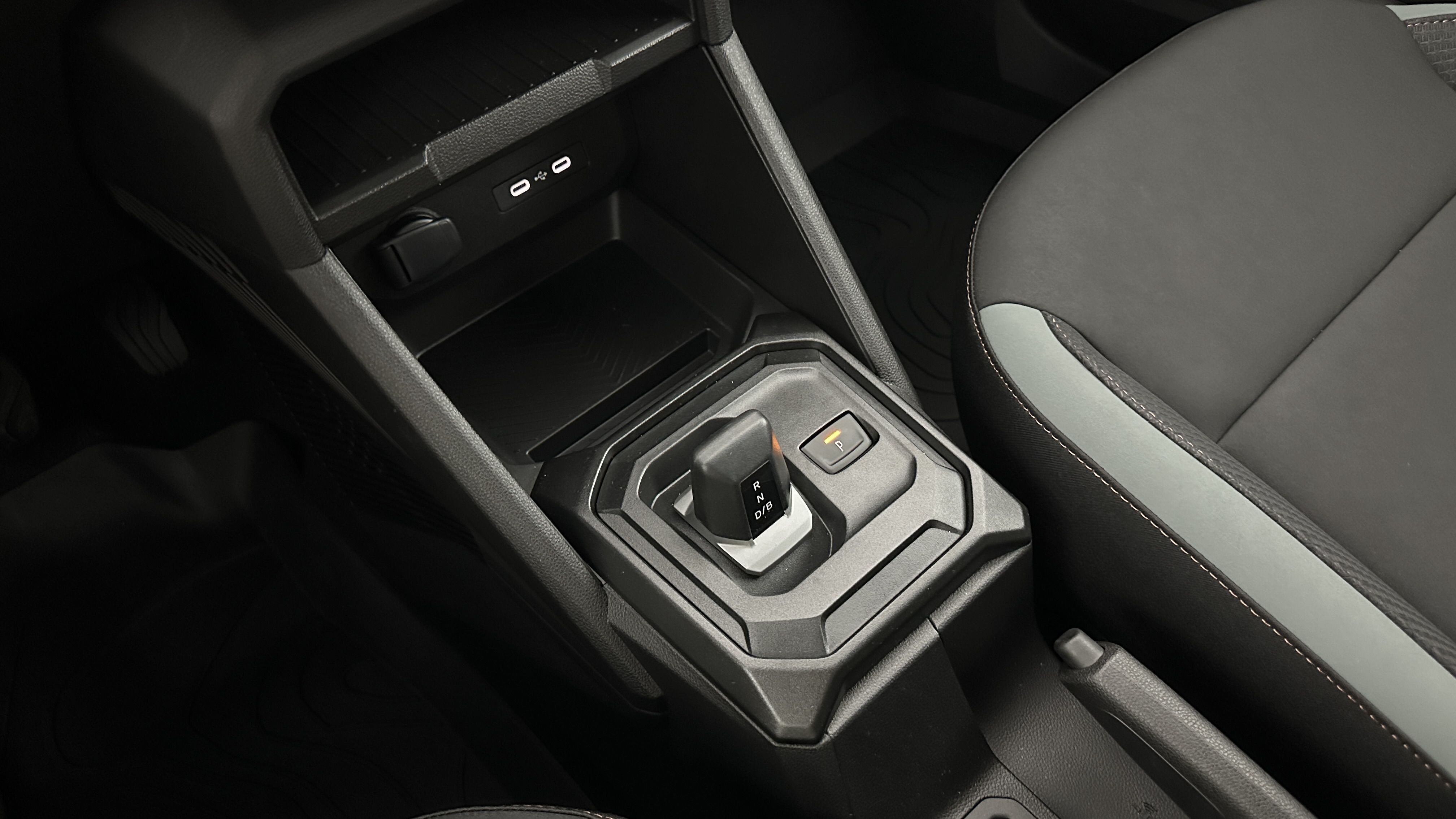 DACIA DUSTER III 1.6 Hybrid 140ch Extrême