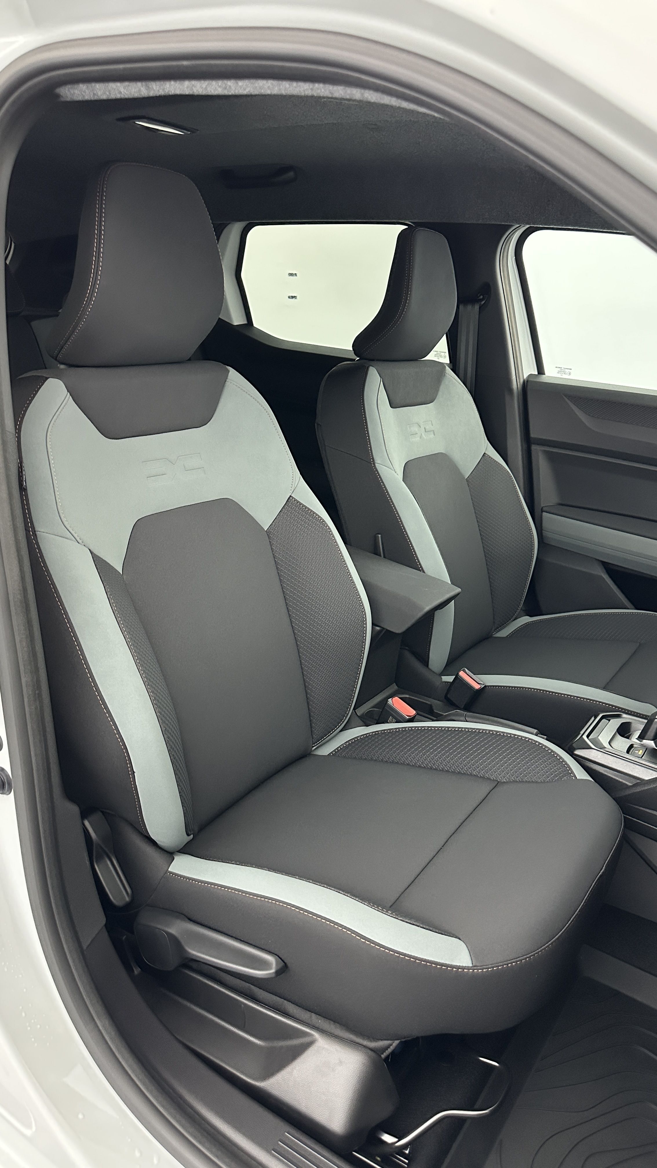 DACIA DUSTER III 1.6 Hybrid 140ch Extrême