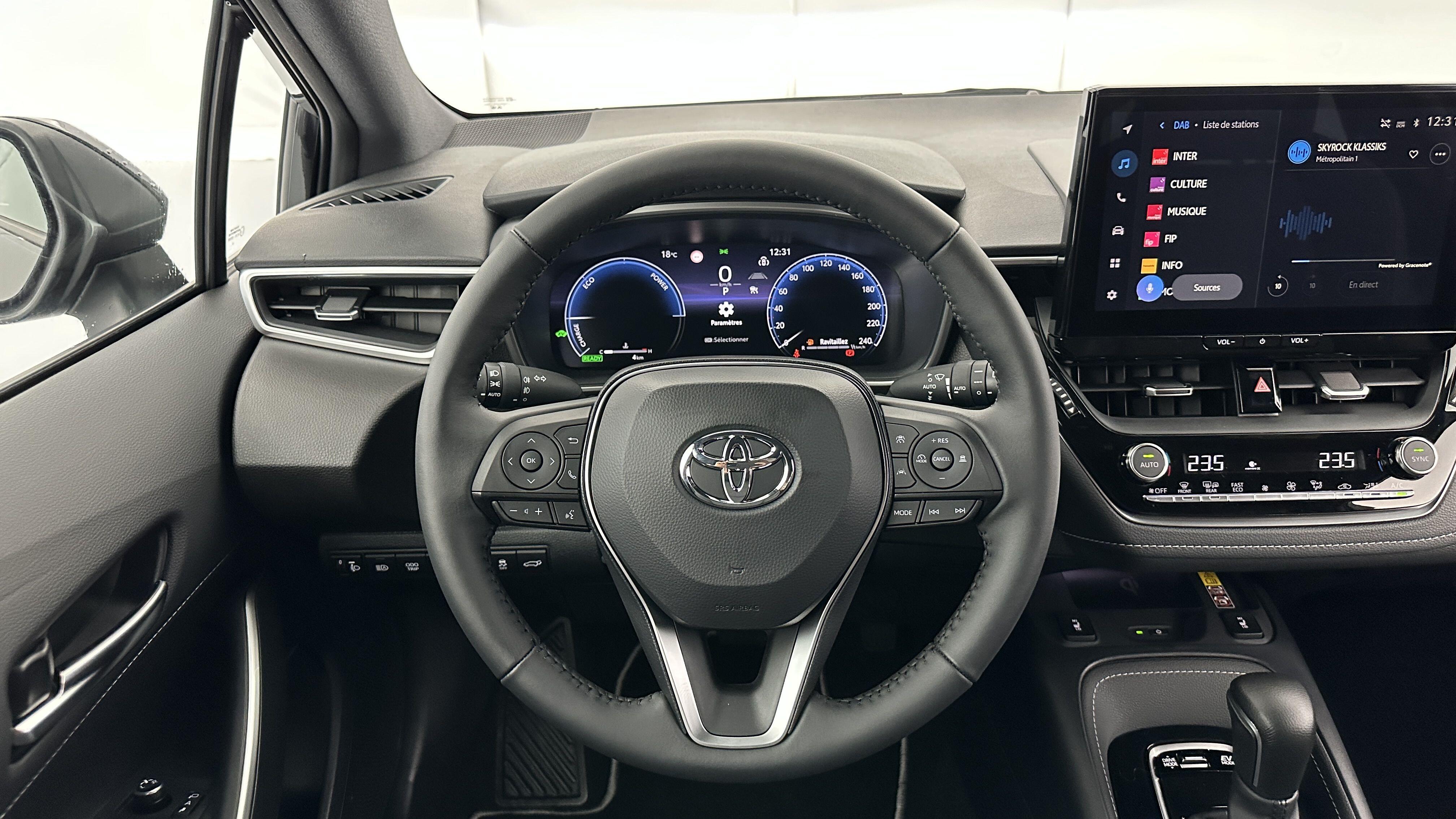 TOYOTA COROLLA TOURING X 1.8 Hybrid 140ch Design (Team Player)