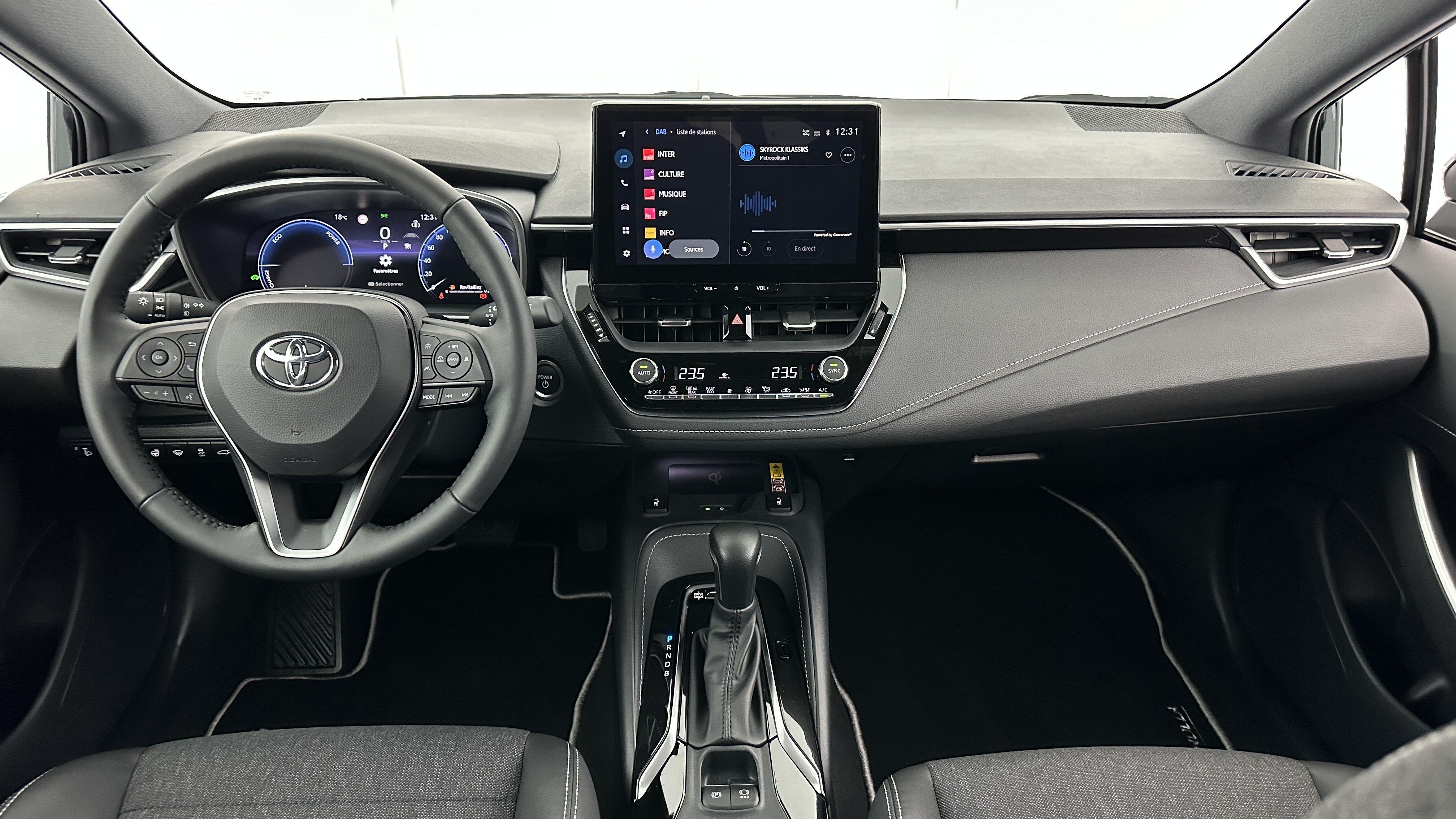 TOYOTA COROLLA TOURING X 1.8 Hybrid 140ch Design (Team Player)