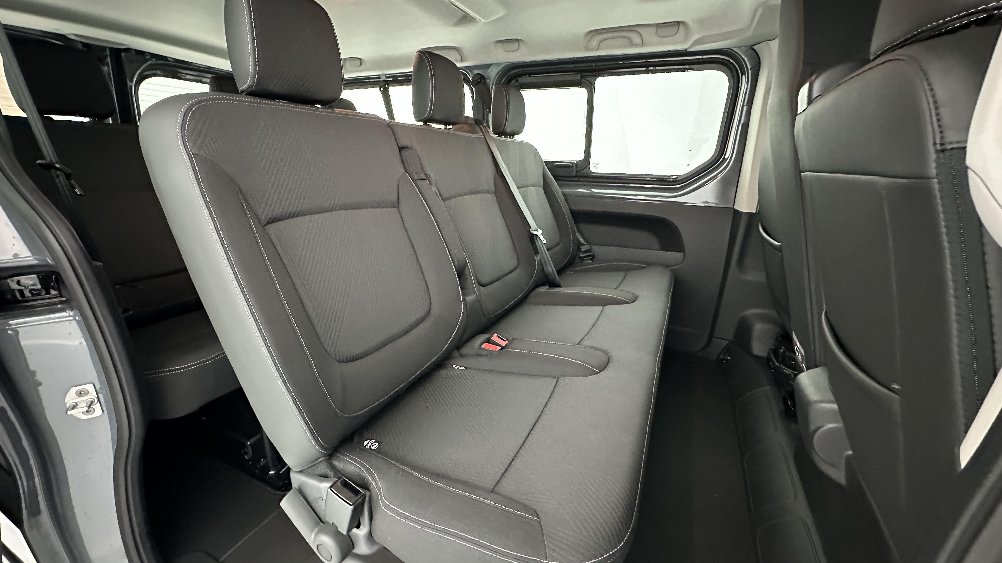 NISSAN PRIMASTAR COMBI L2H1 3.0t 2.0 dCi 150ch N-Connecta