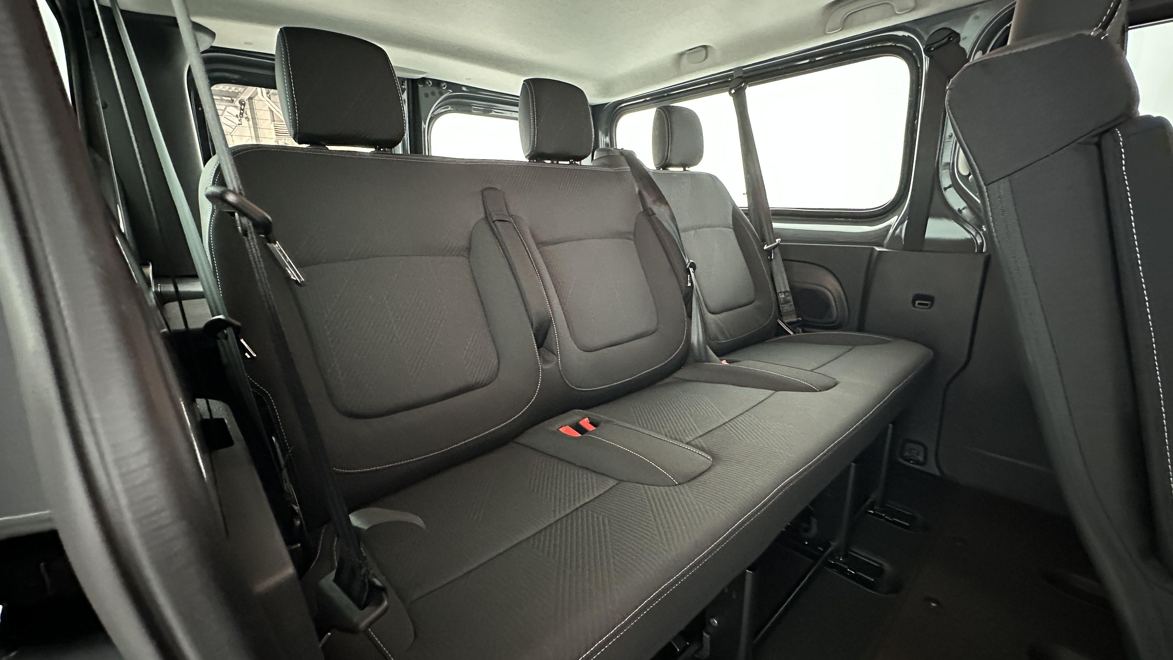 NISSAN PRIMASTAR COMBI L2H1 3.0t 2.0 dCi 150ch N-Connecta