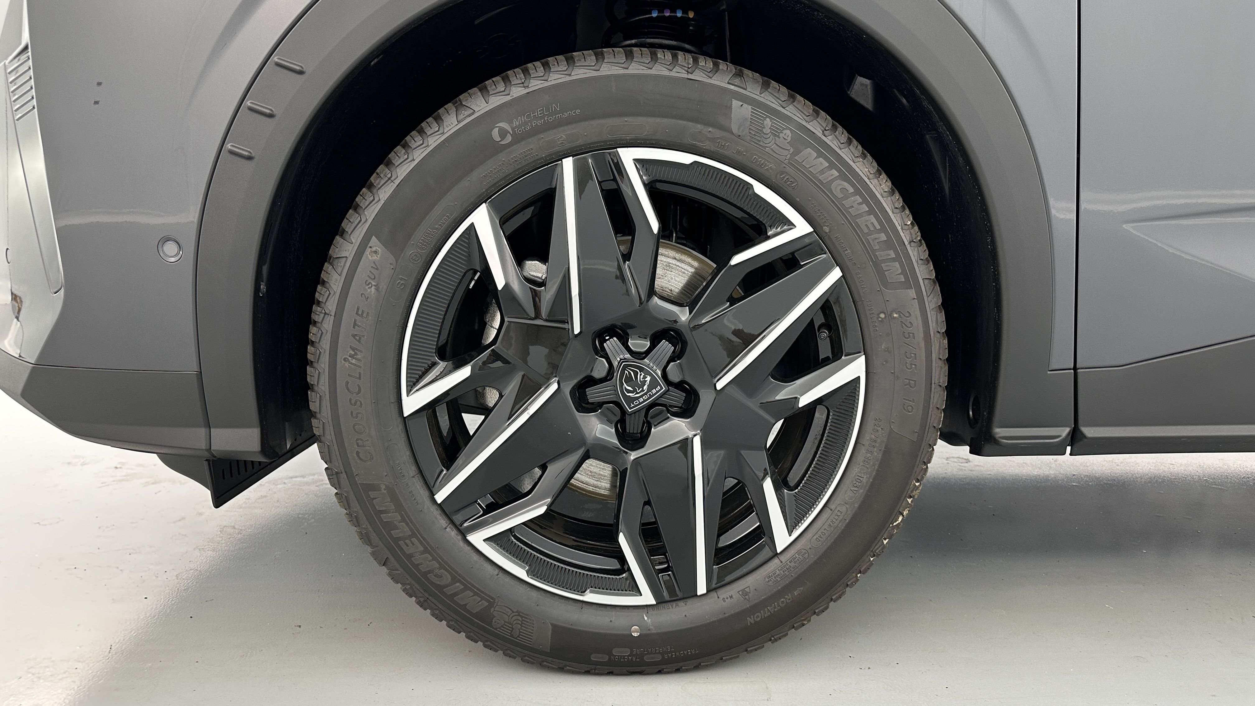 PEUGEOT 5008 1.2 Hybrid 145ch Allure e-DCS6