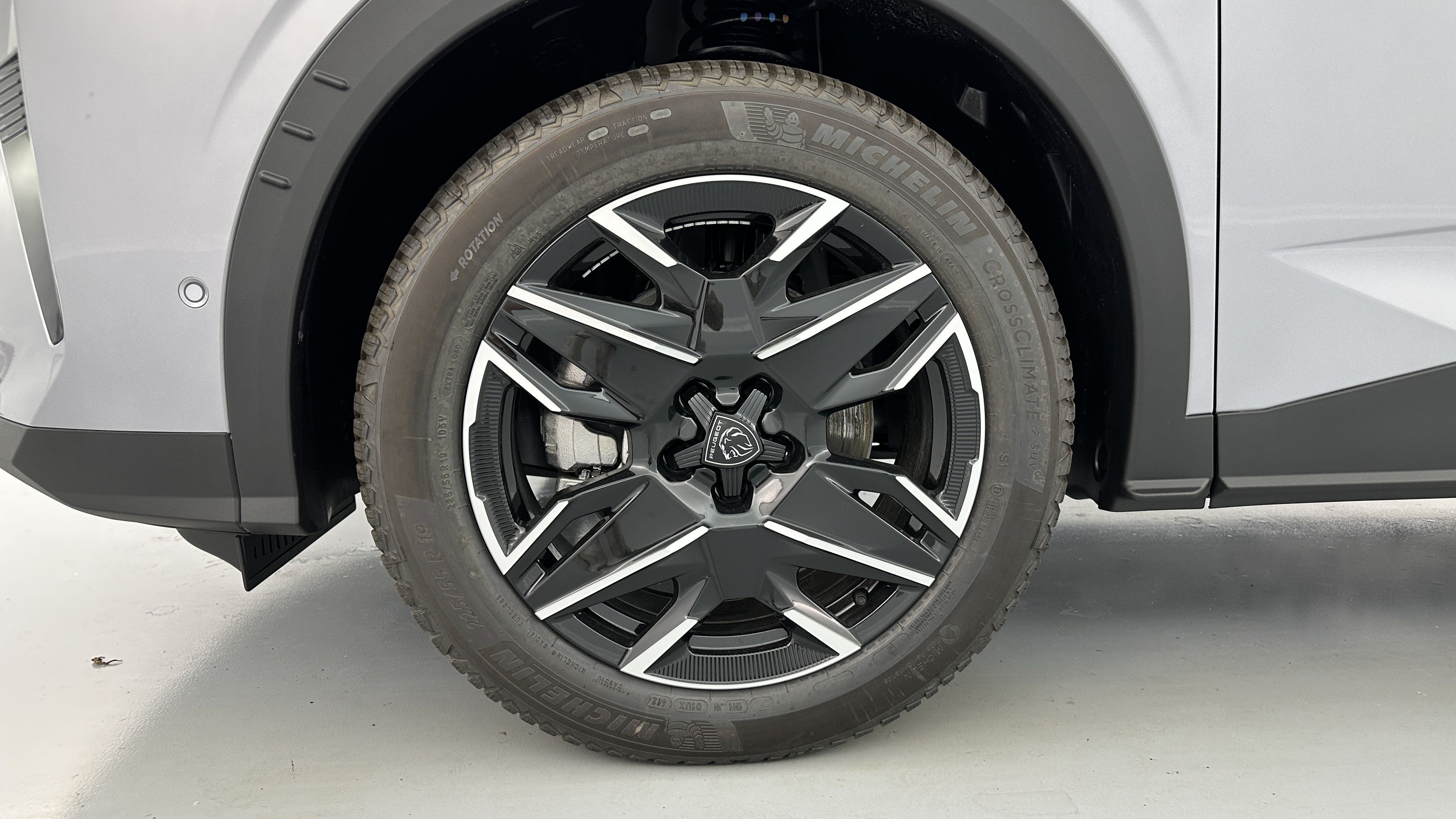 PEUGEOT 5008 1.2 Hybrid 145ch Allure e-DCS6