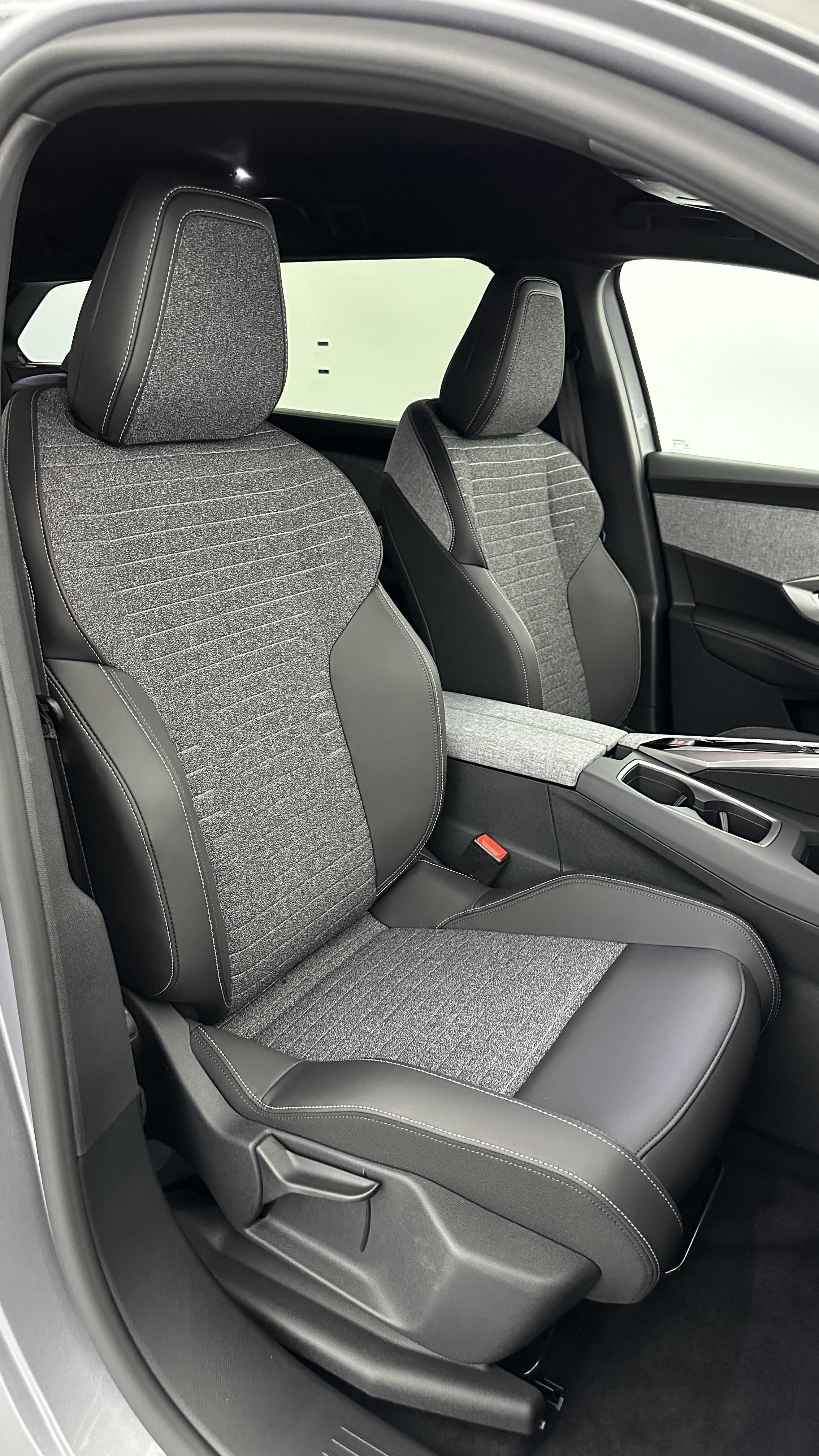 PEUGEOT 5008 1.2 Hybrid 145ch Allure e-DCS6
