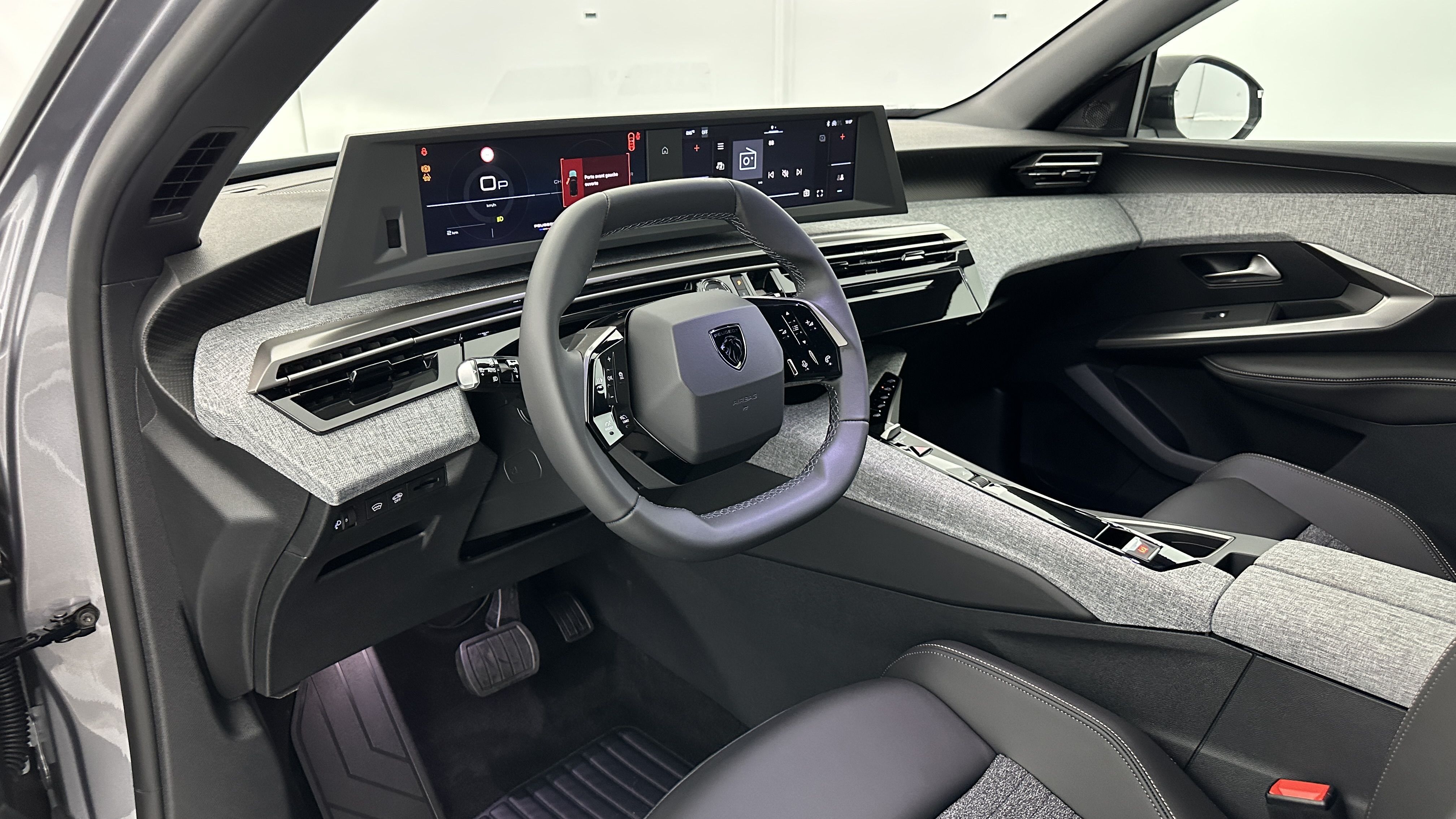 PEUGEOT 5008 1.2 Hybrid 145ch Allure e-DCS6
