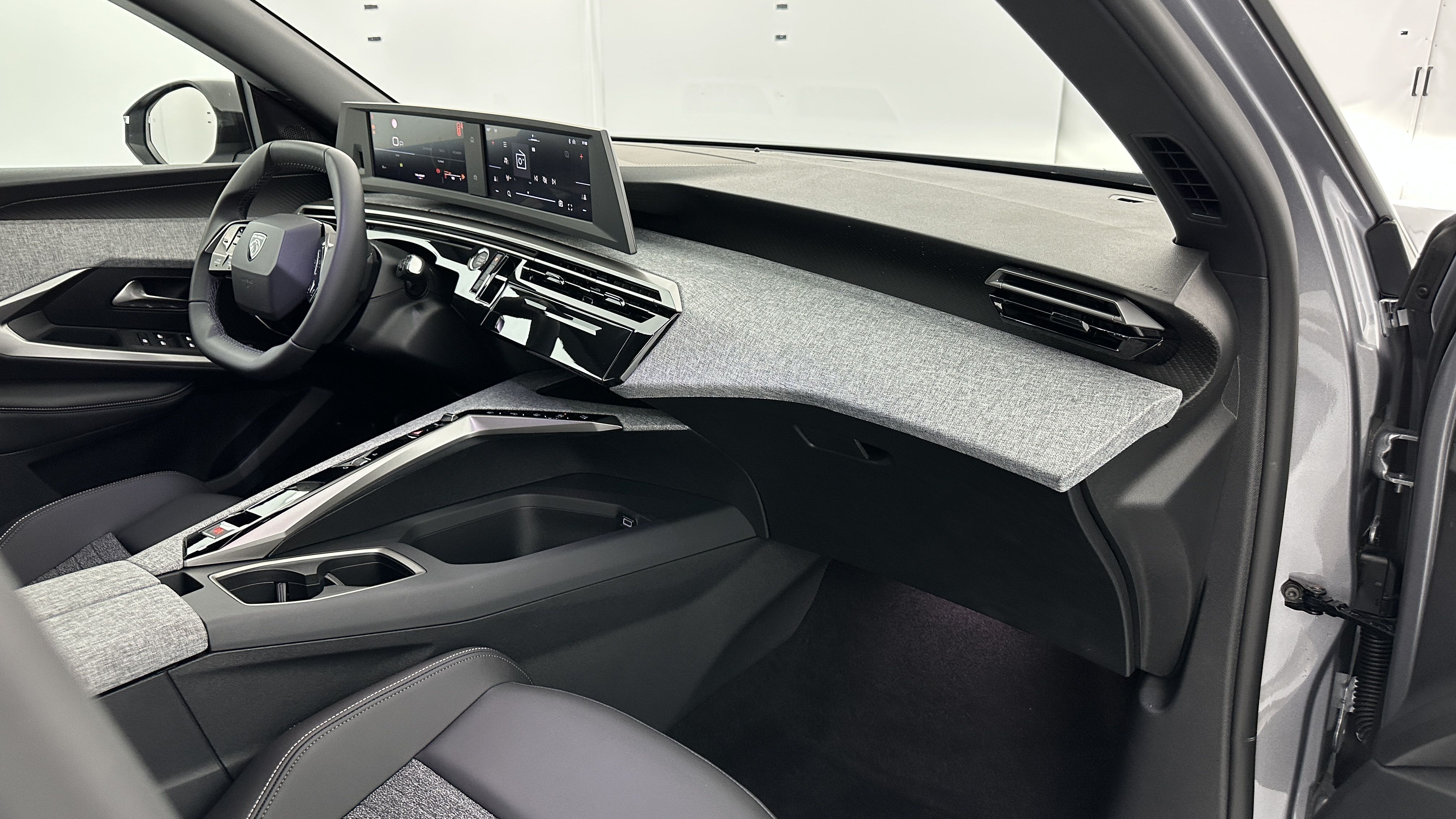 PEUGEOT 5008 1.2 Hybrid 145ch Allure e-DCS6