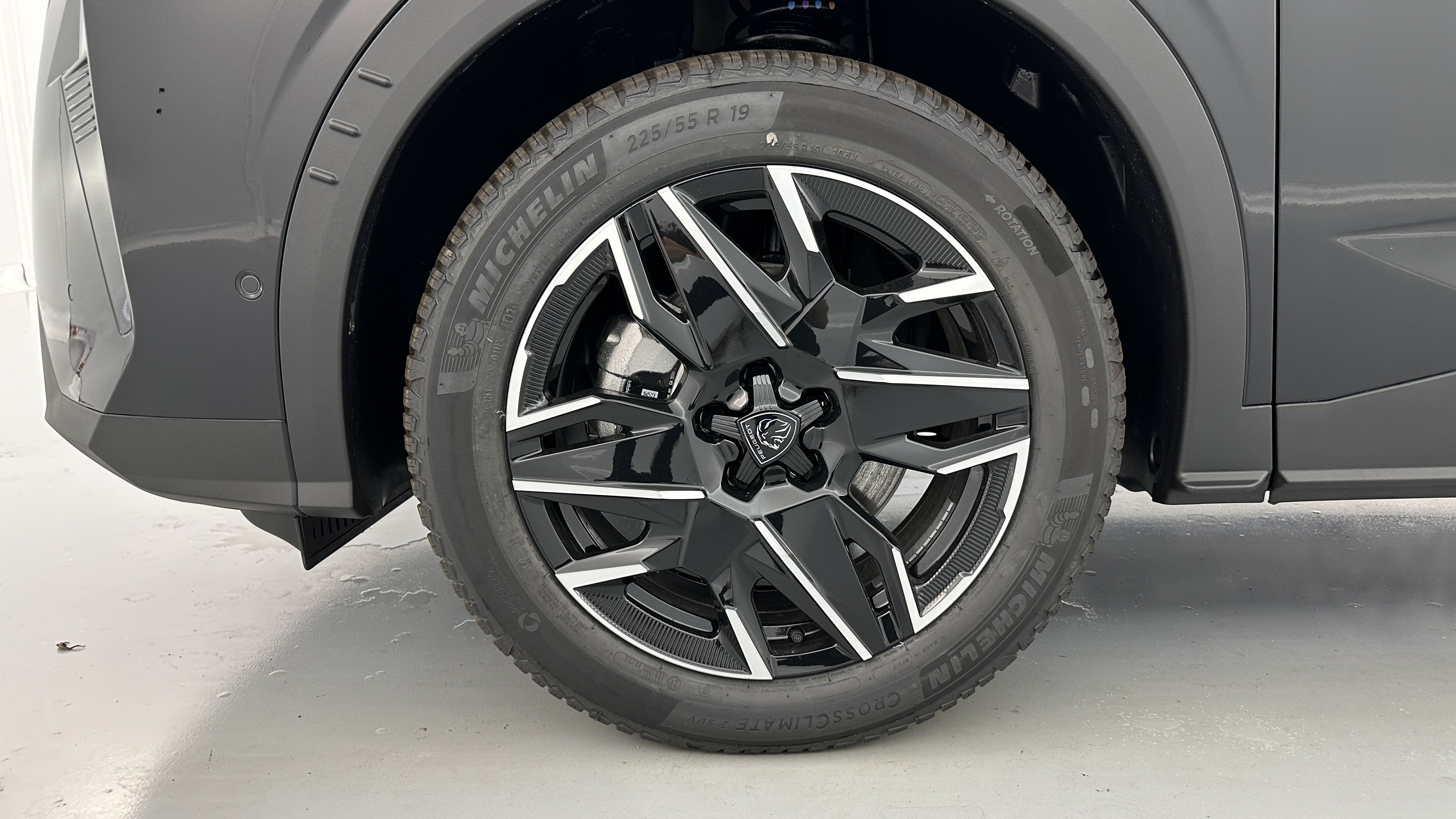 PEUGEOT 5008 1.2 Hybrid 145ch Allure e-DCS6