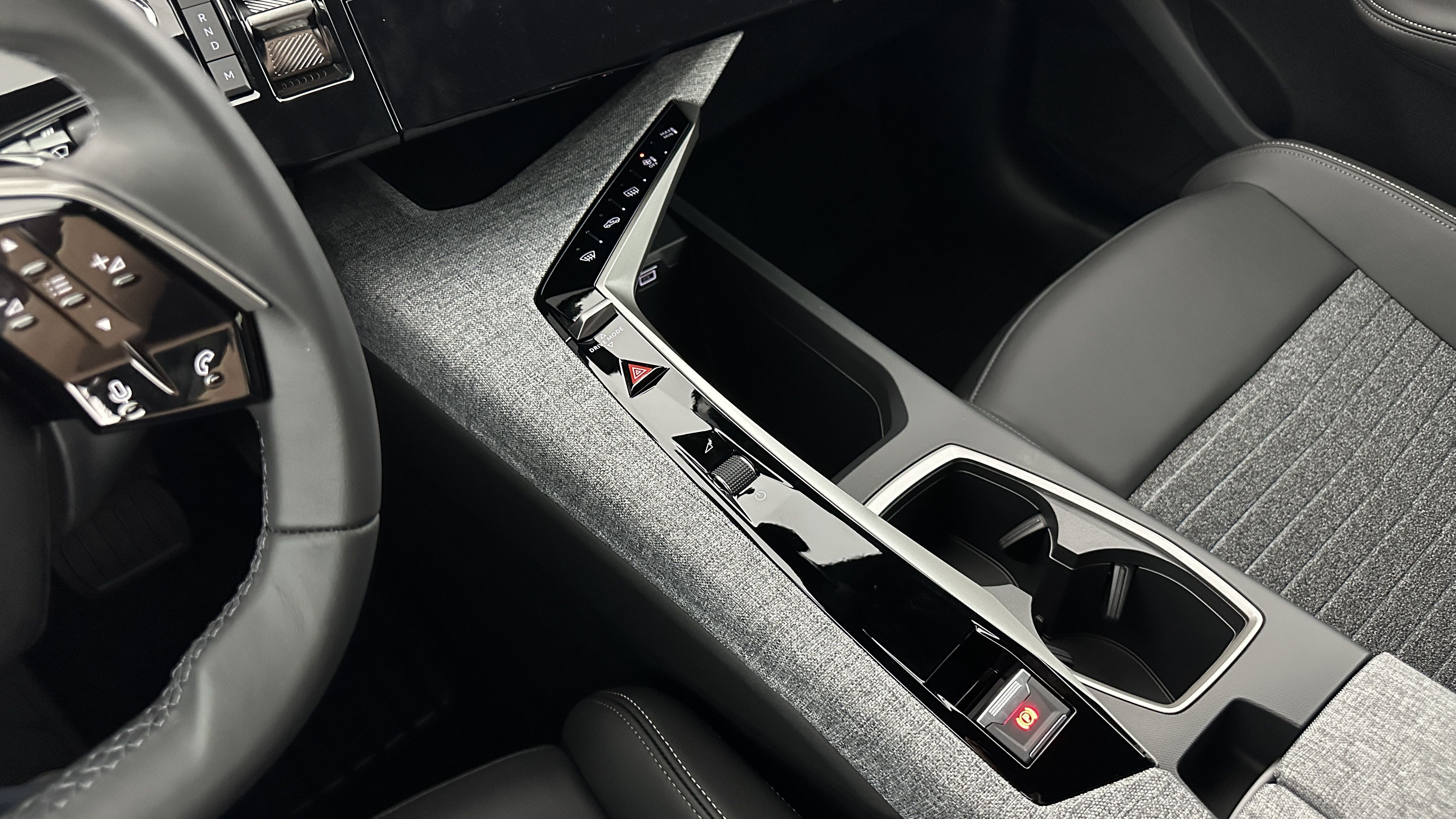 PEUGEOT 5008 1.2 Hybrid 145ch Allure e-DCS6