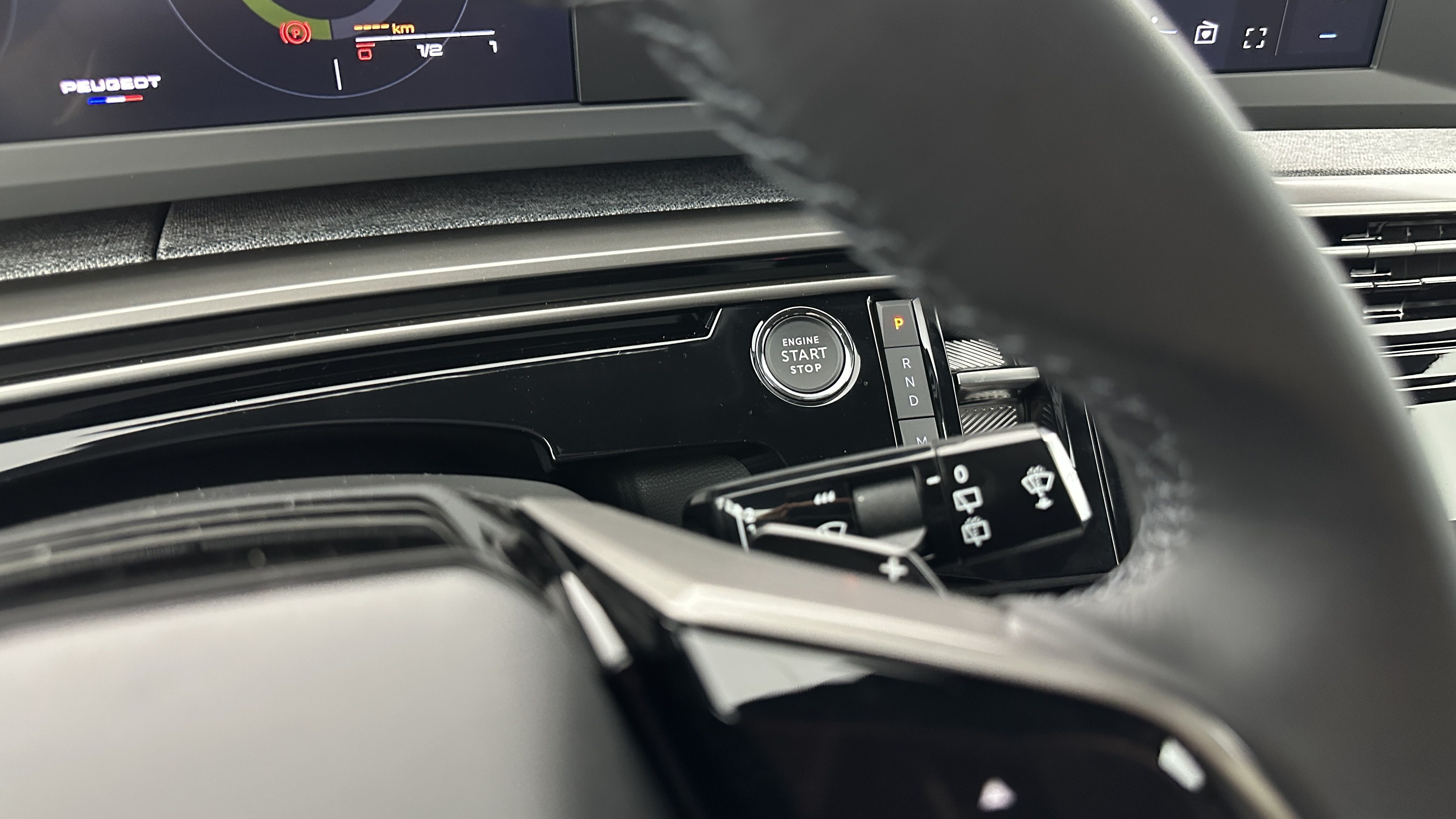 PEUGEOT 5008 1.2 Hybrid 145ch Allure e-DCS6