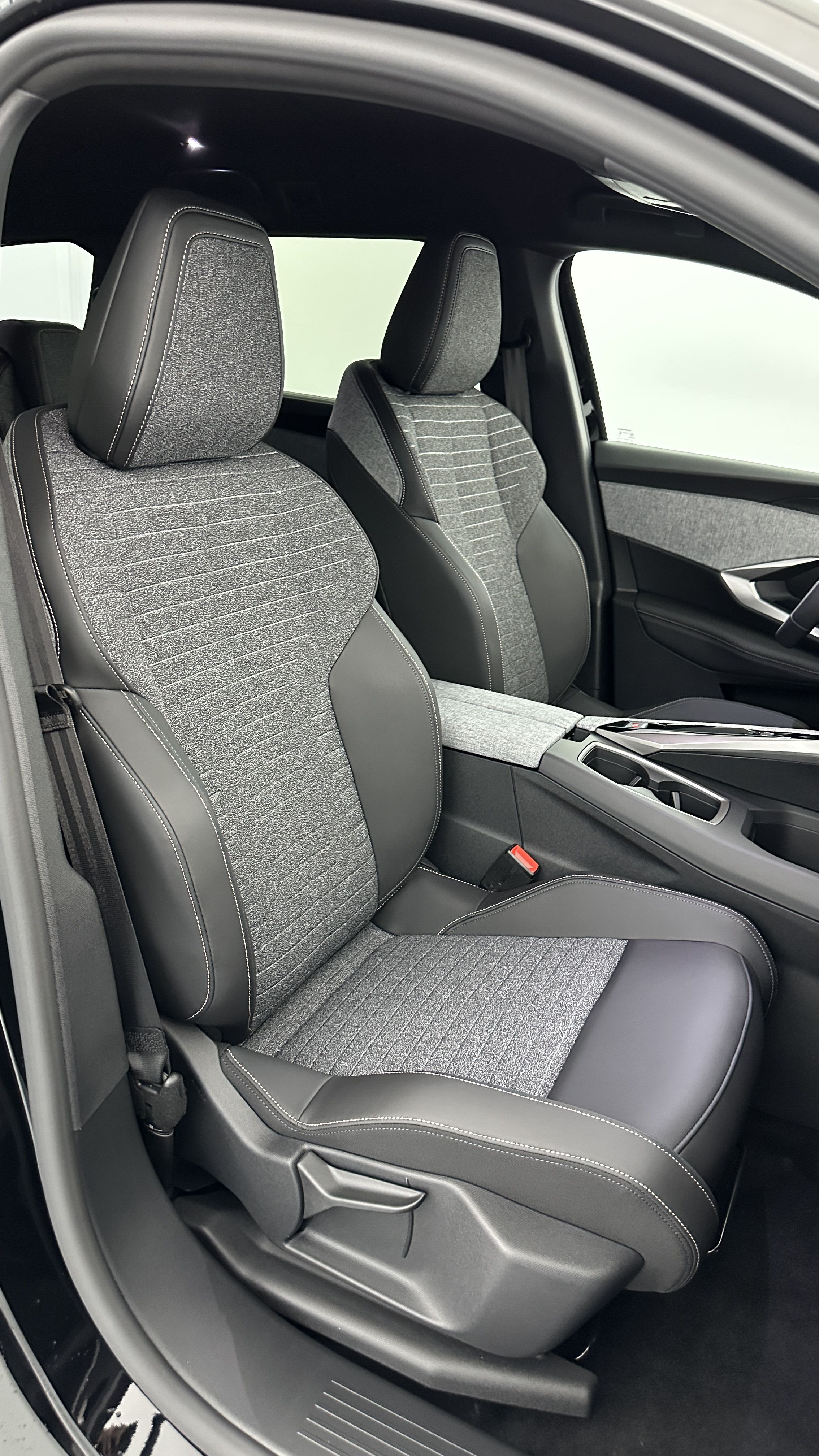 PEUGEOT 5008 1.2 Hybrid 145ch Allure e-DCS6