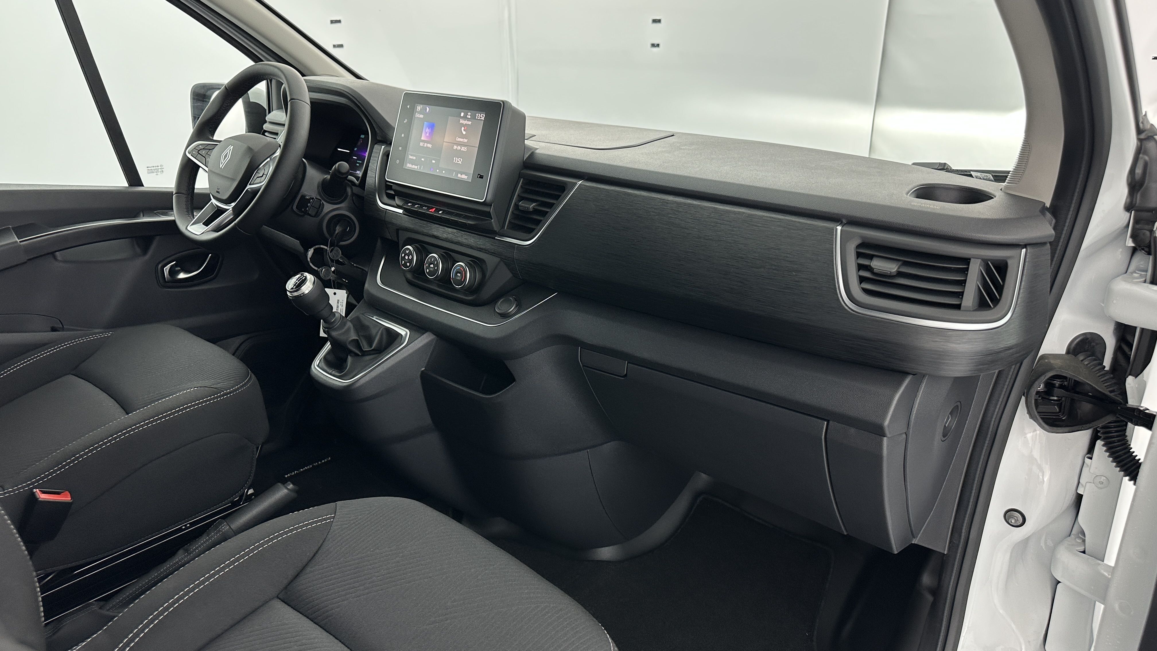 RENAULT TRAFIC Antilope Van III (3) L1H1 2800 2.0 dCi 150ch Flex5