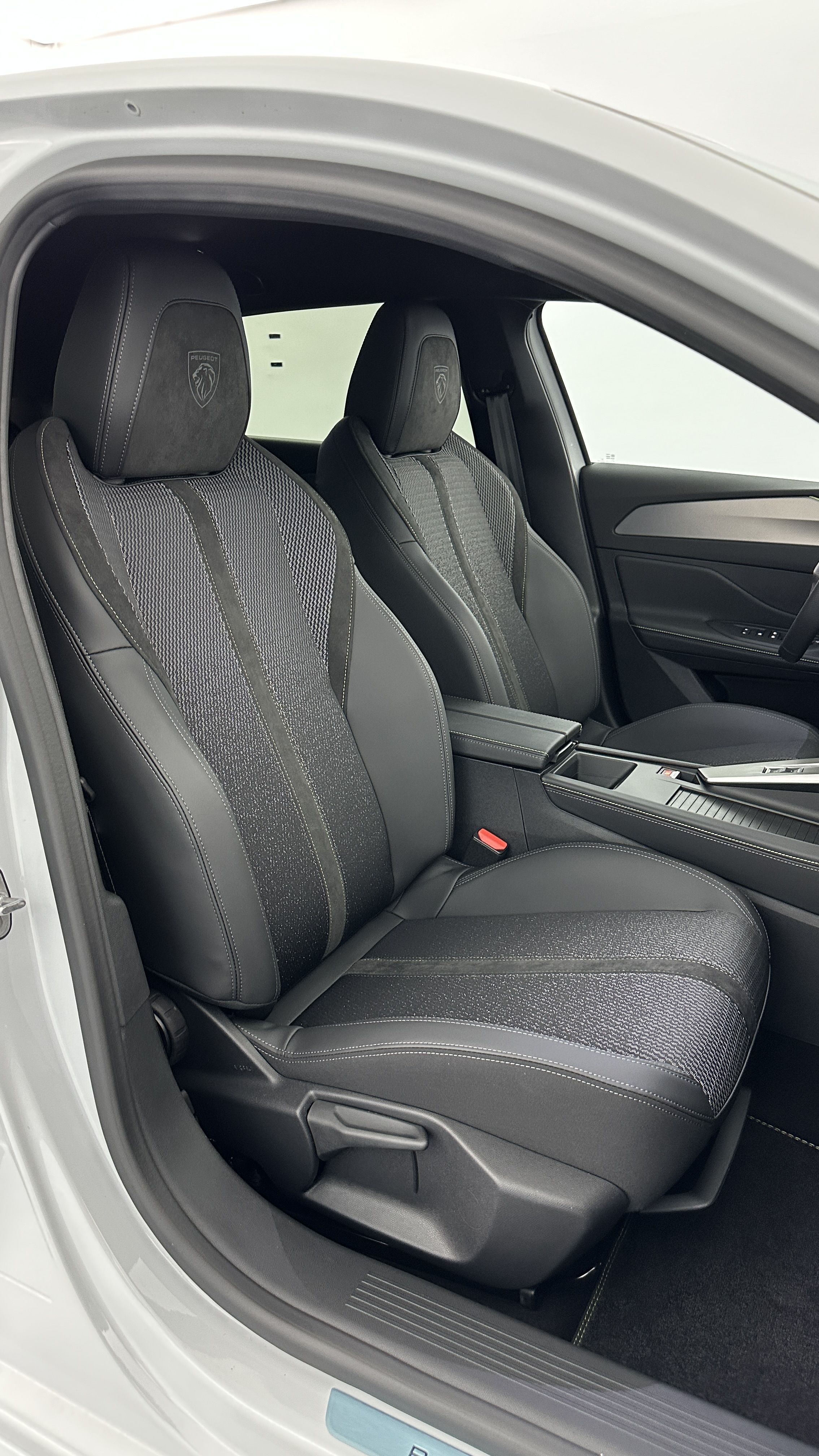 PEUGEOT 308 1.5 BlueHDi 130ch GT EAT8