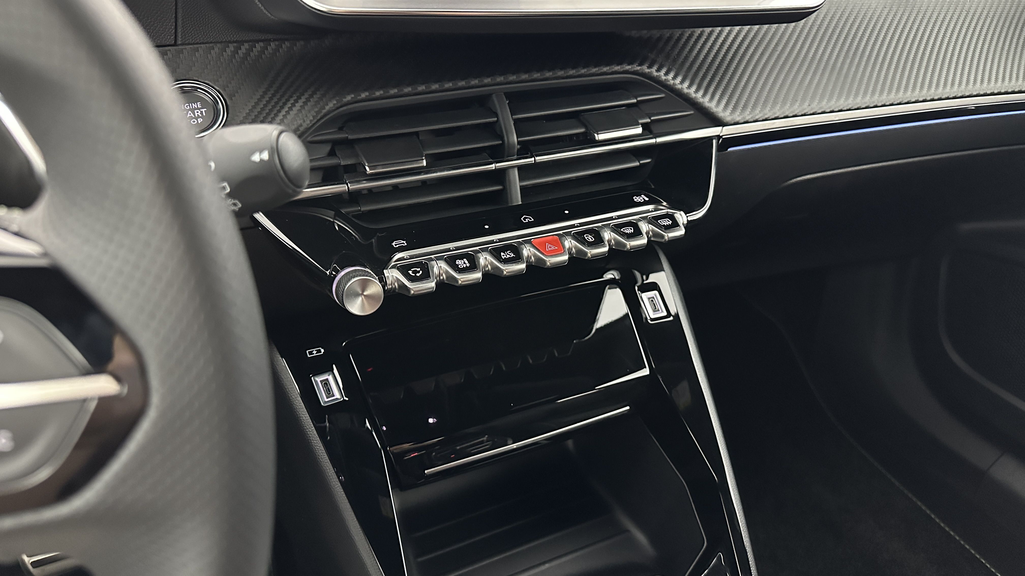 PEUGEOT 2008 II(2) 1.2 Hybrid 136ch GT e-DCS6