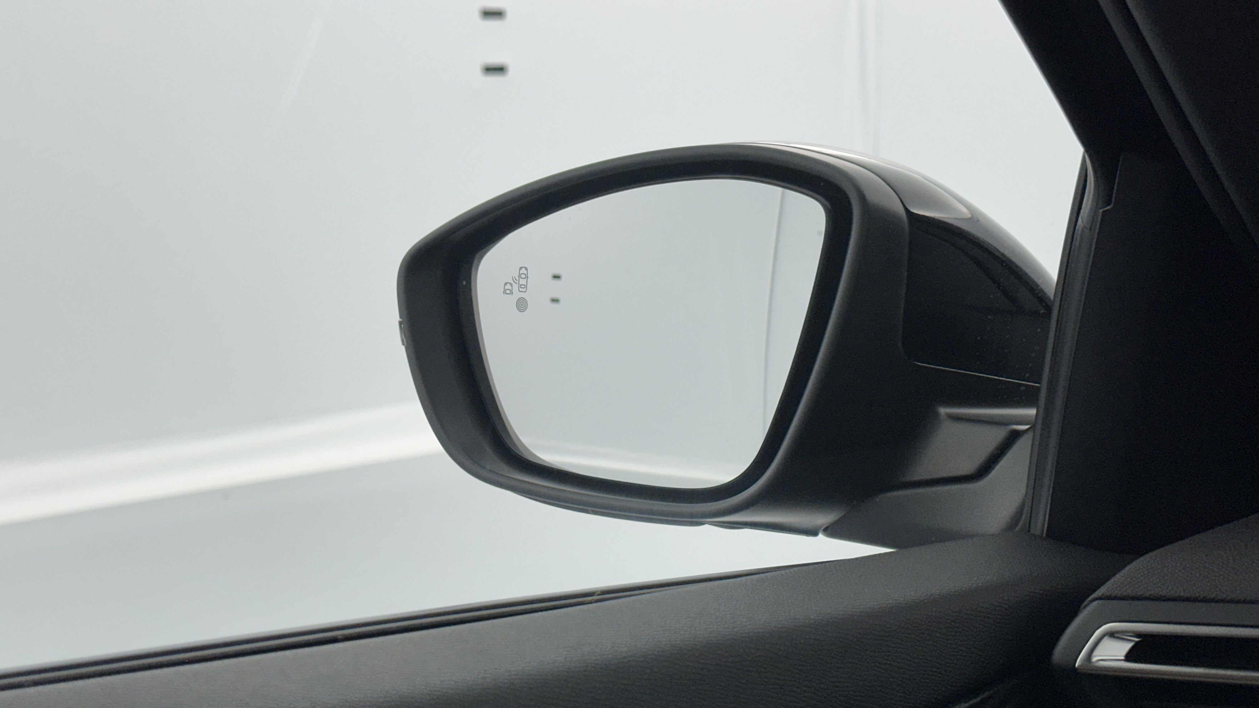 PEUGEOT 2008 II(2) 1.2 Hybrid 136ch GT e-DCS6