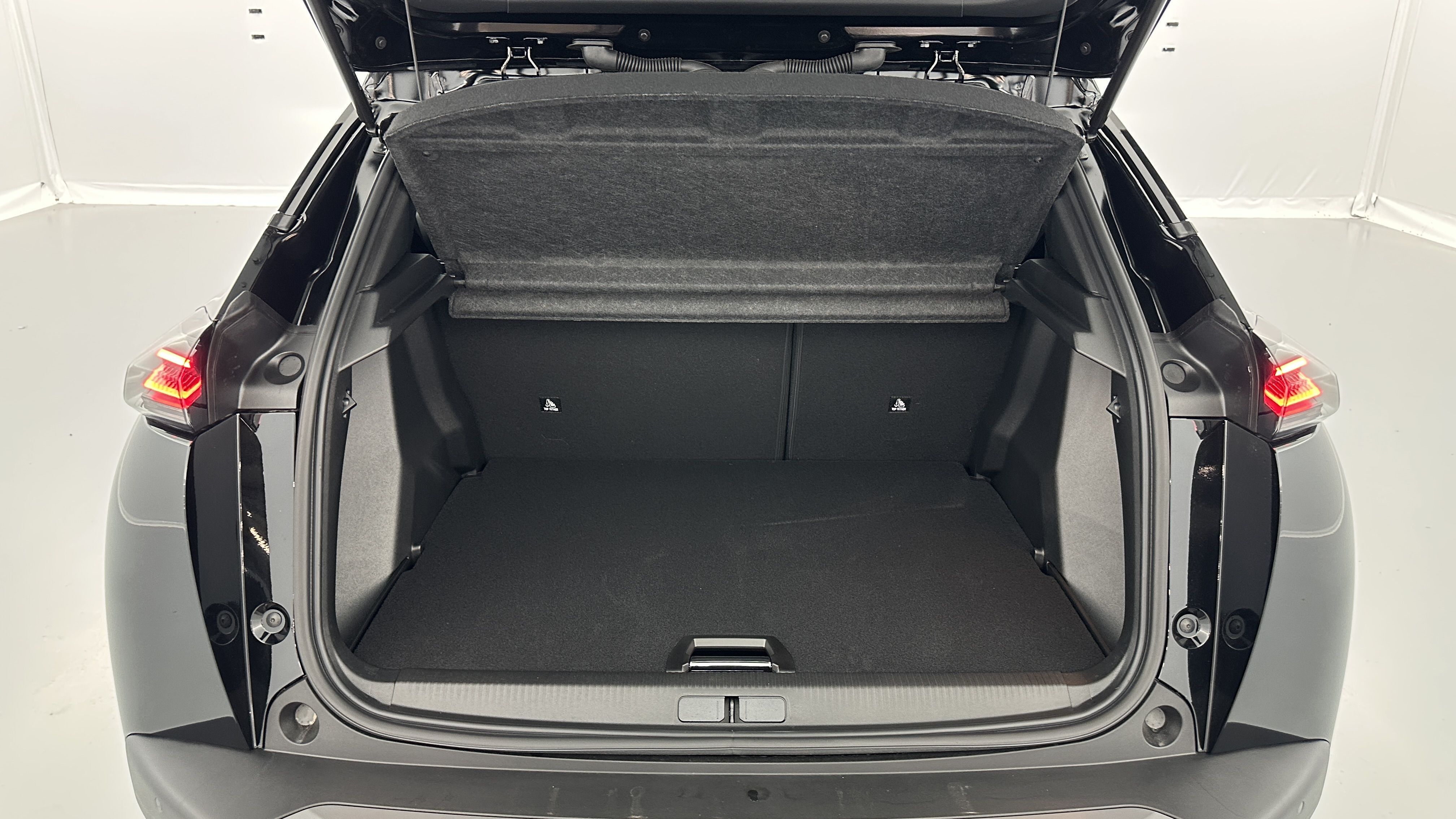 PEUGEOT 2008 II(2) 1.2 Hybrid 136ch GT e-DCS6