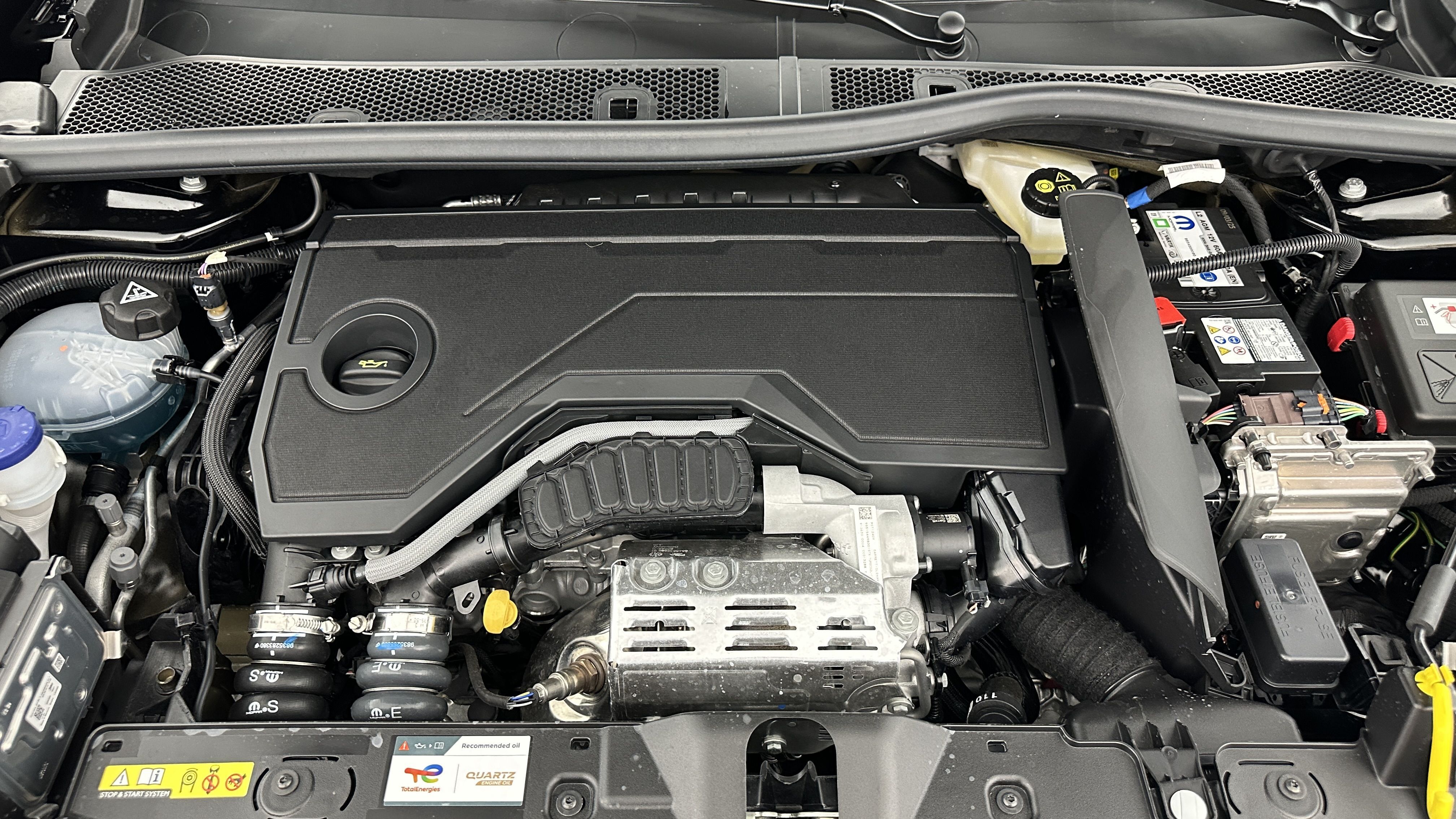 PEUGEOT 2008 II(2) 1.2 Hybrid 136ch GT e-DCS6
