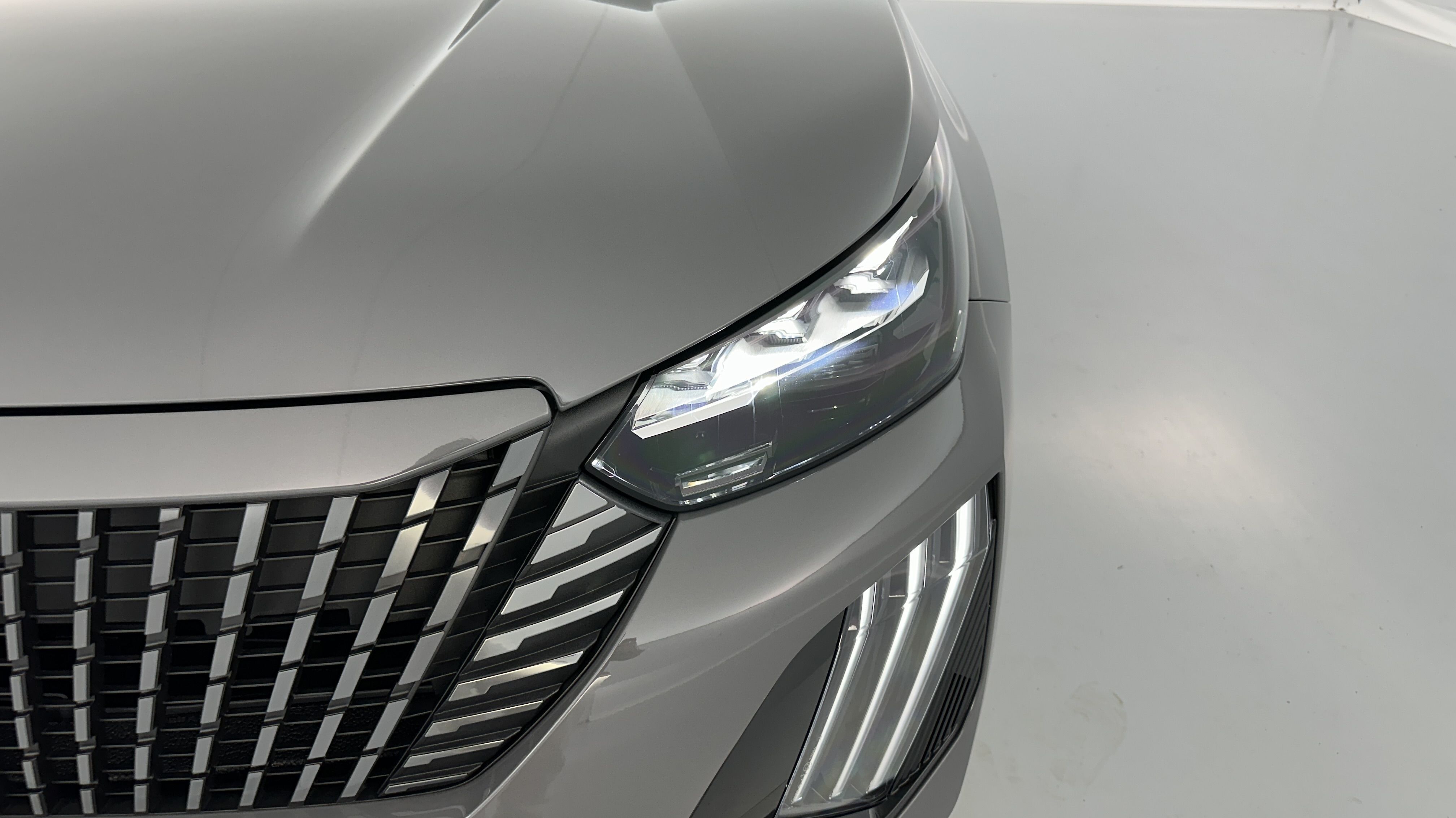 PEUGEOT 2008 II(2) 1.2 Hybrid 136ch GT e-DCS6