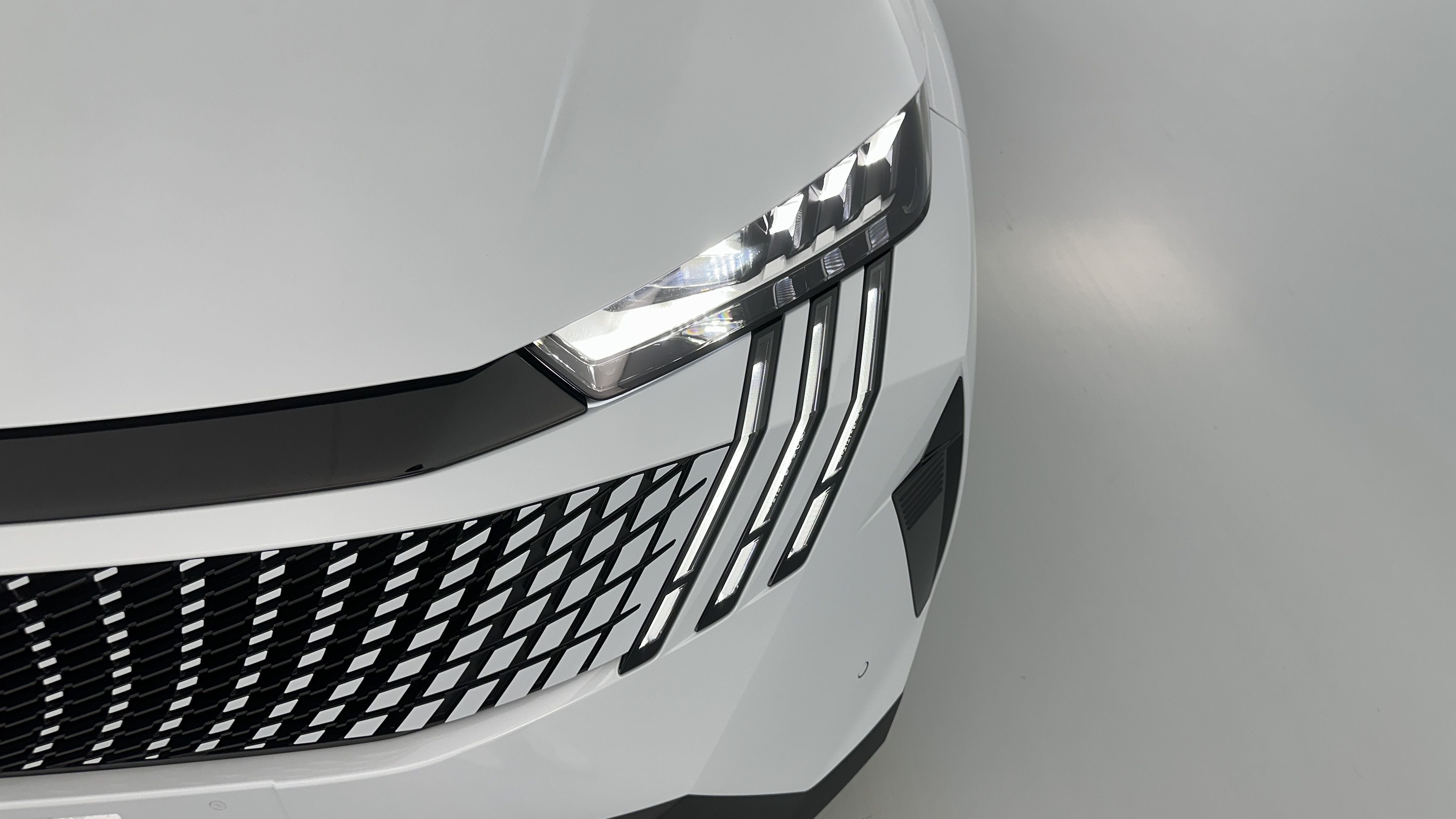 PEUGEOT 3008 1.2 Hybrid 145ch GT e-DCS6