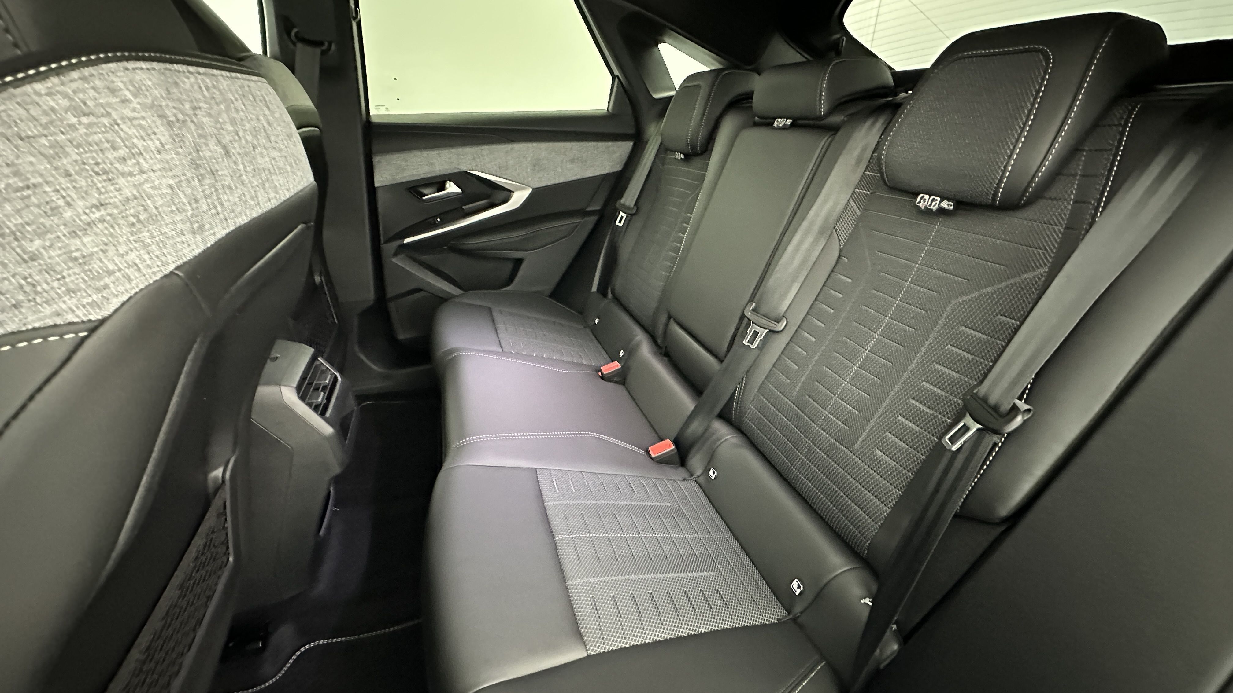 PEUGEOT 3008 1.2 Hybrid 145ch GT e-DCS6
