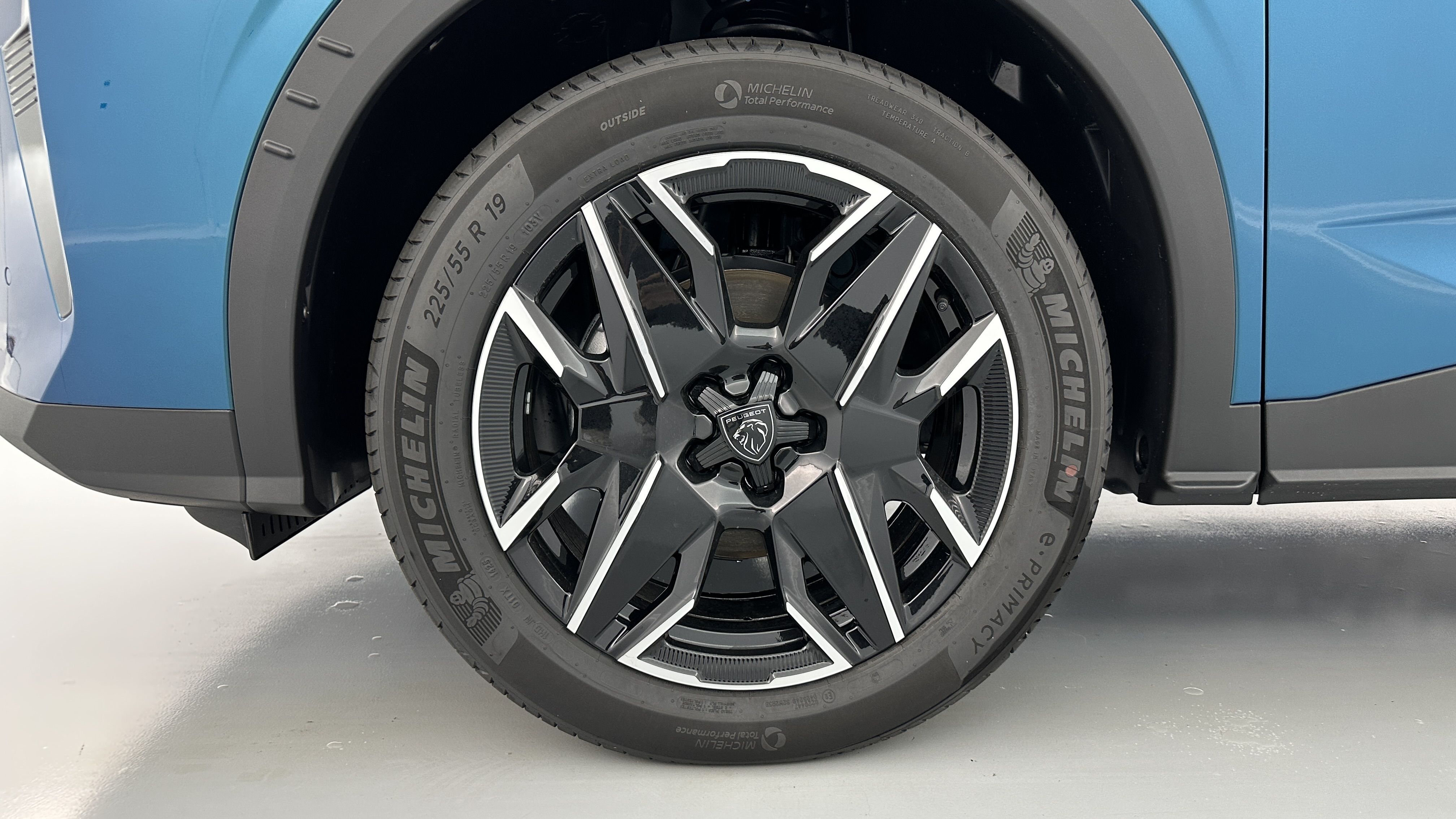 PEUGEOT 3008 Hybrid 145ch GT e-DCS6