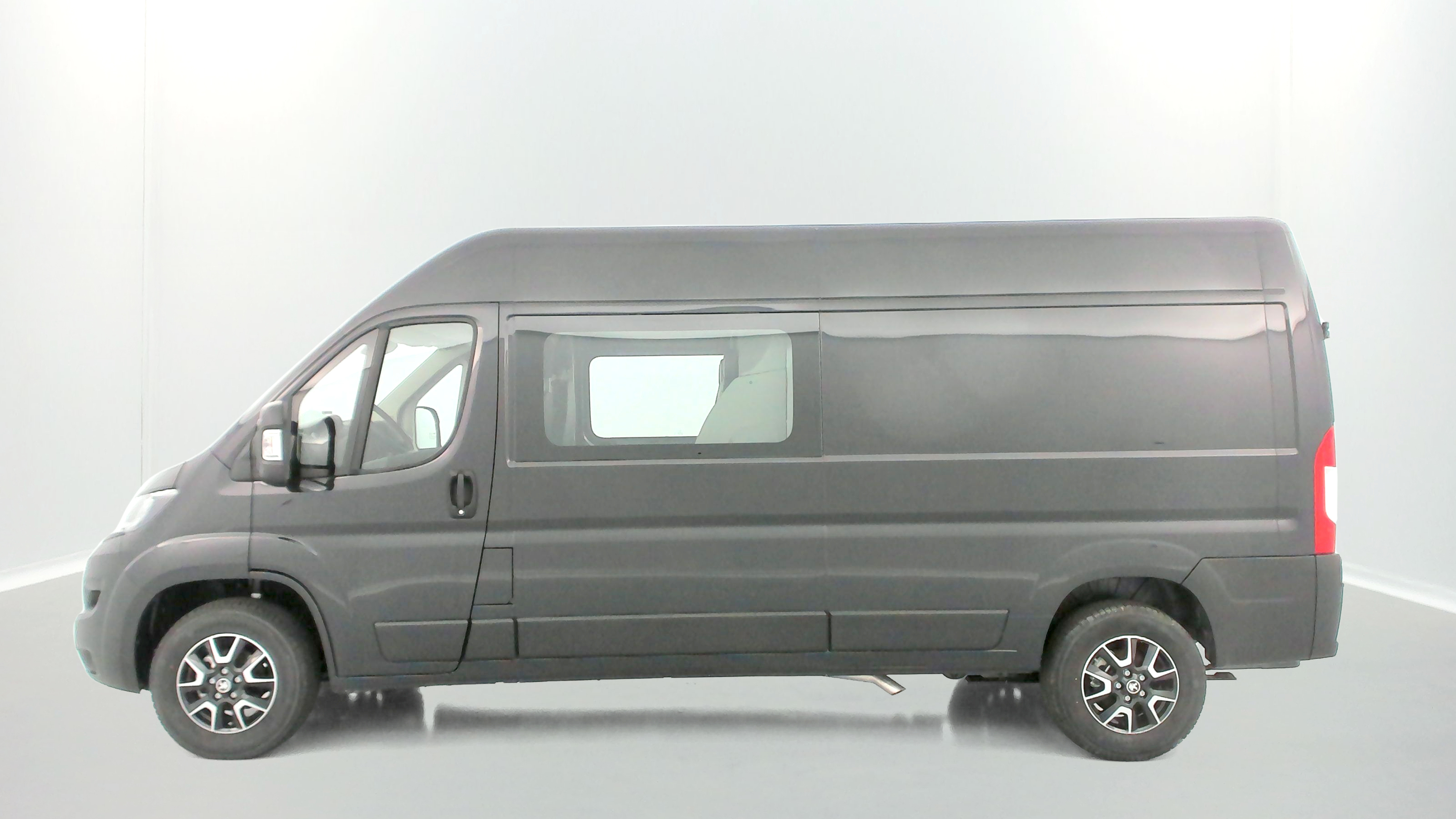 PEUGEOT Boxer ca 335 L3H2 2.2 BlueHDi 165ch