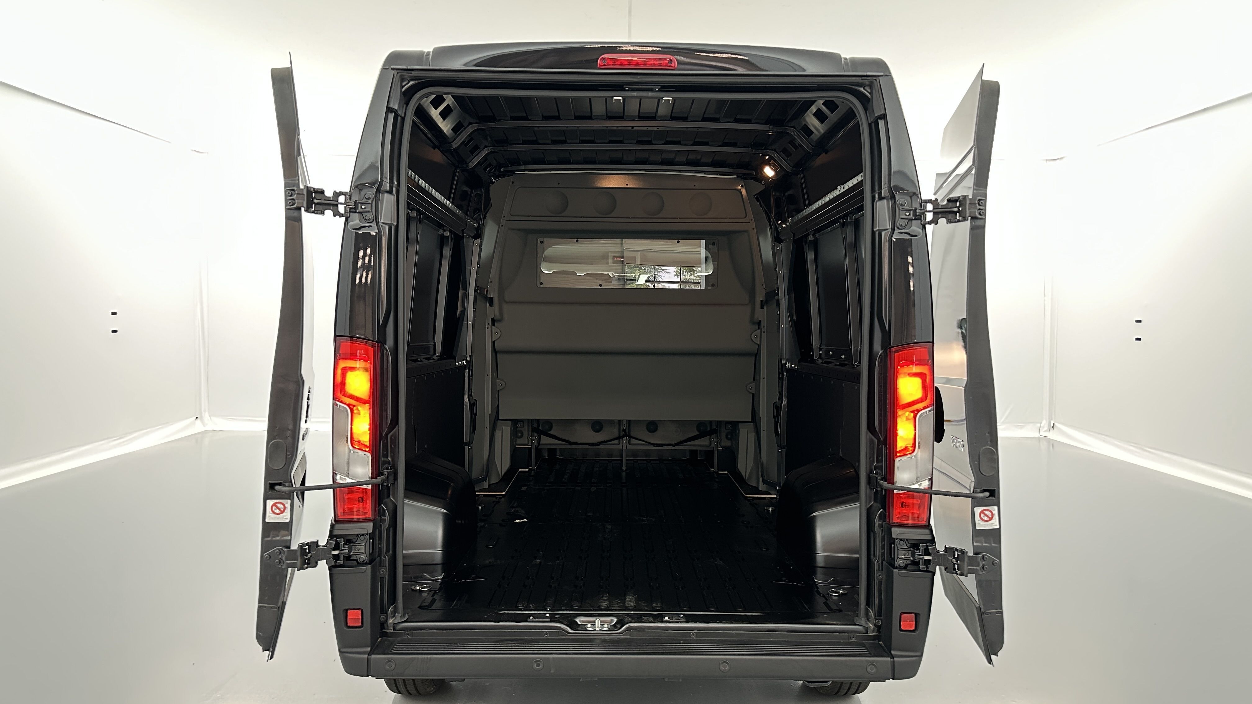 PEUGEOT Boxer ca 335 L3H2 2.2 BlueHDi 165ch