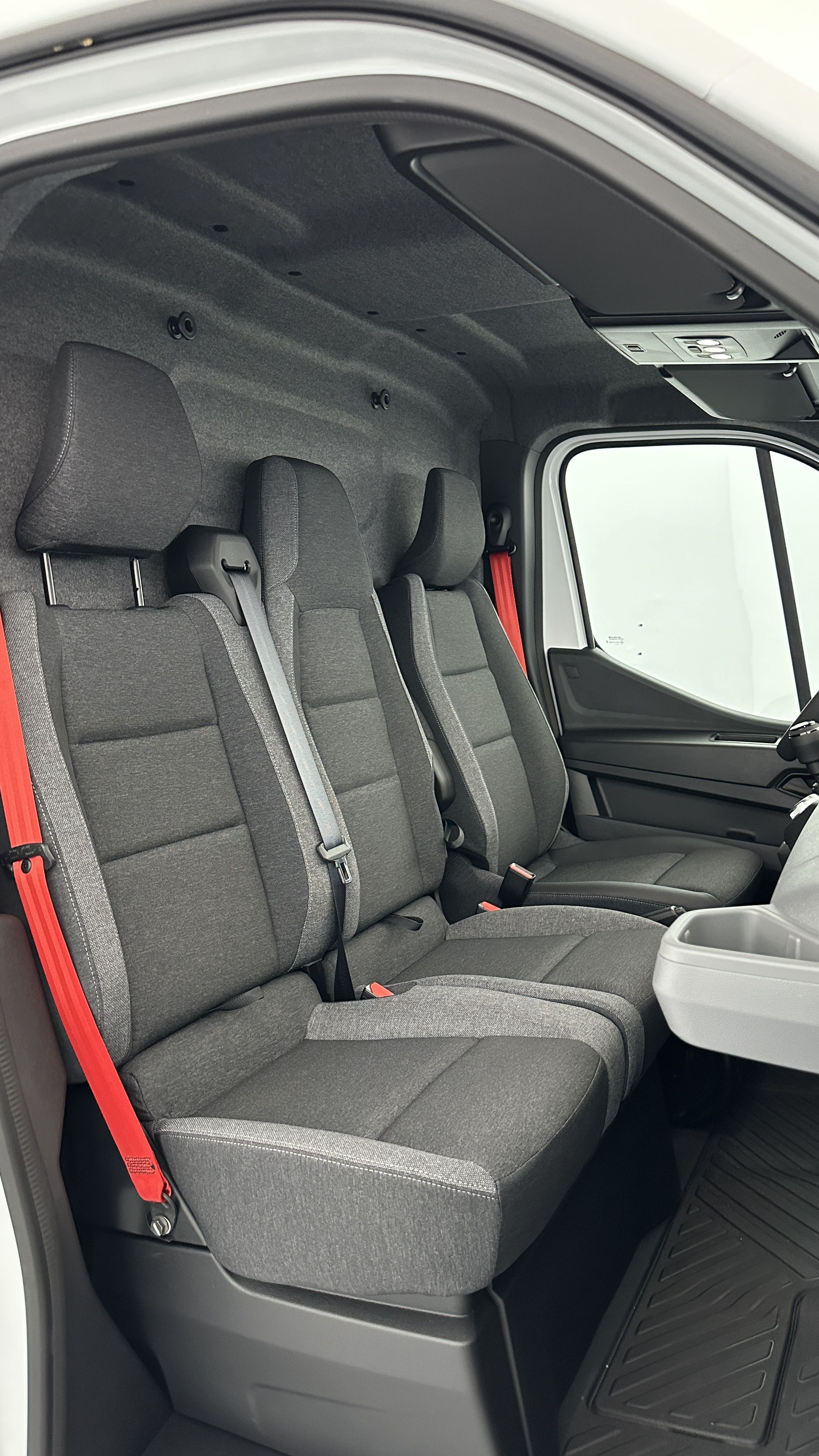 RENAULT MASTER L3H2 3t5 2.0 dCi 150ch RED Edition + PACK LIVRAISON + CAMÉRA + ATTELAGE