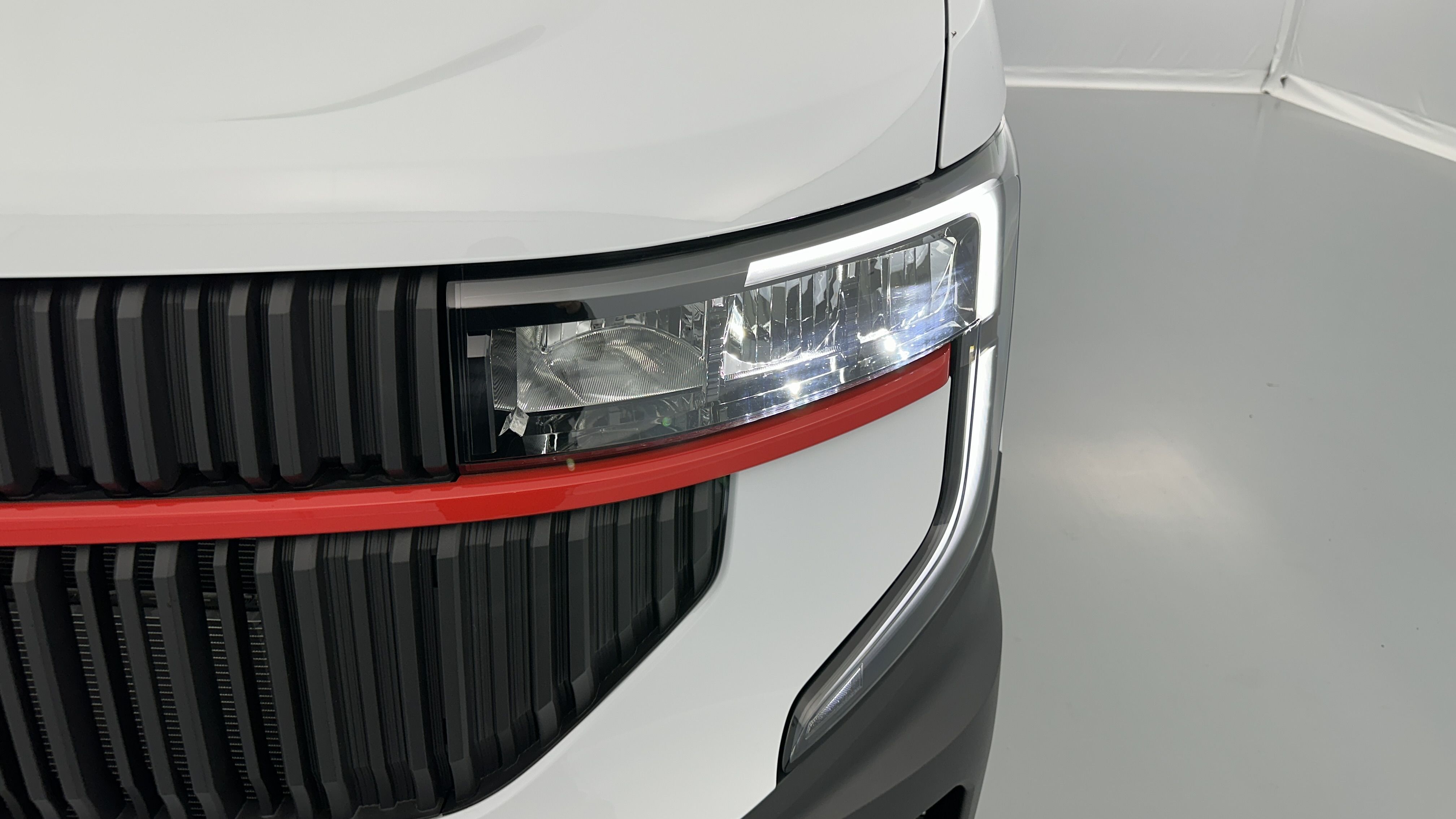 RENAULT MASTER L3H2 3t5 2.0 dCi 150ch RED Edition + PACK LIVRAISON + CAMÉRA + ATTELAGE