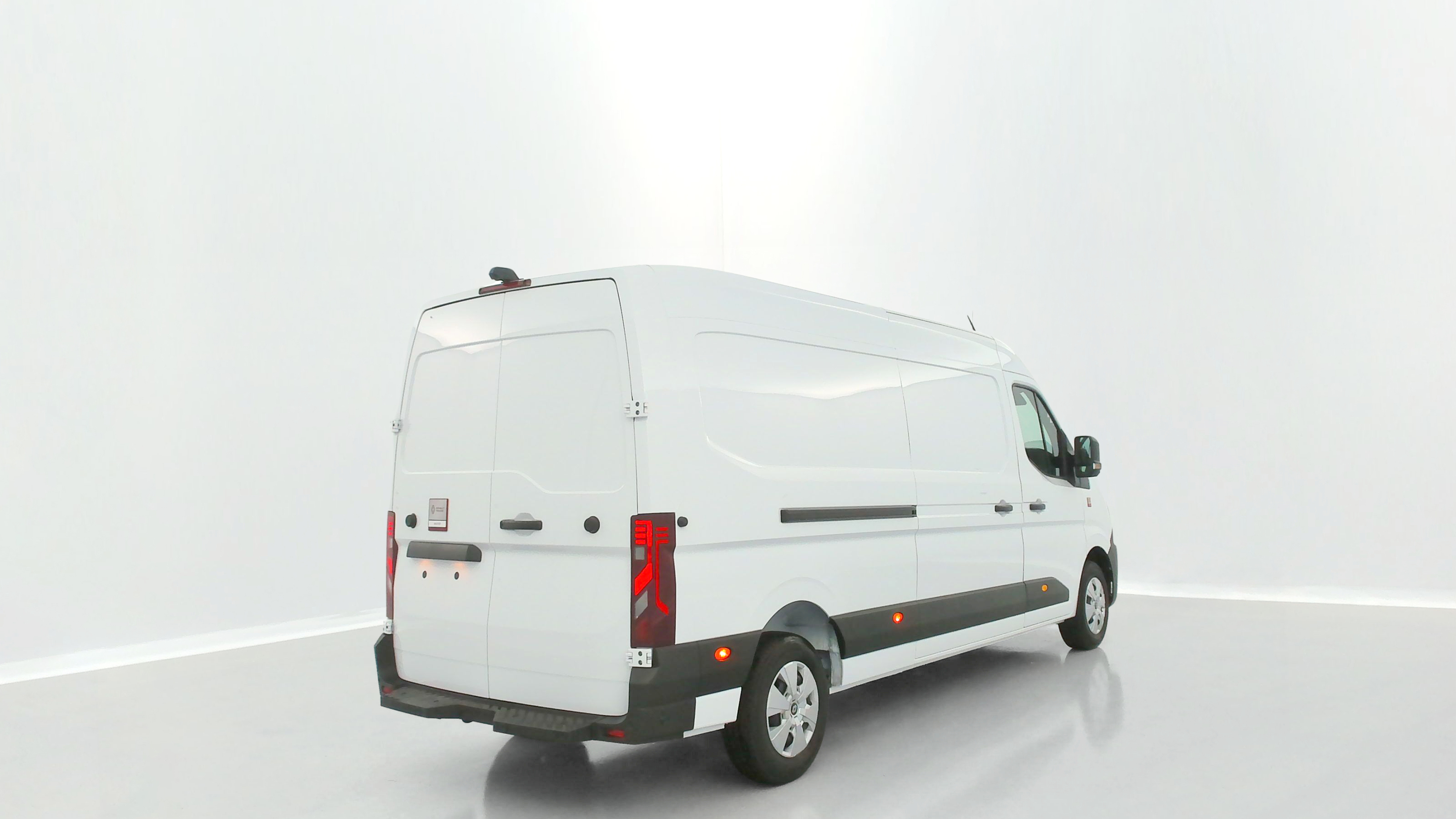 RENAULT MASTER L3H2 3t5 2.0 dCi 150ch RED Edition + PACK LIVRAISON + CAMÉRA + ATTELAGE