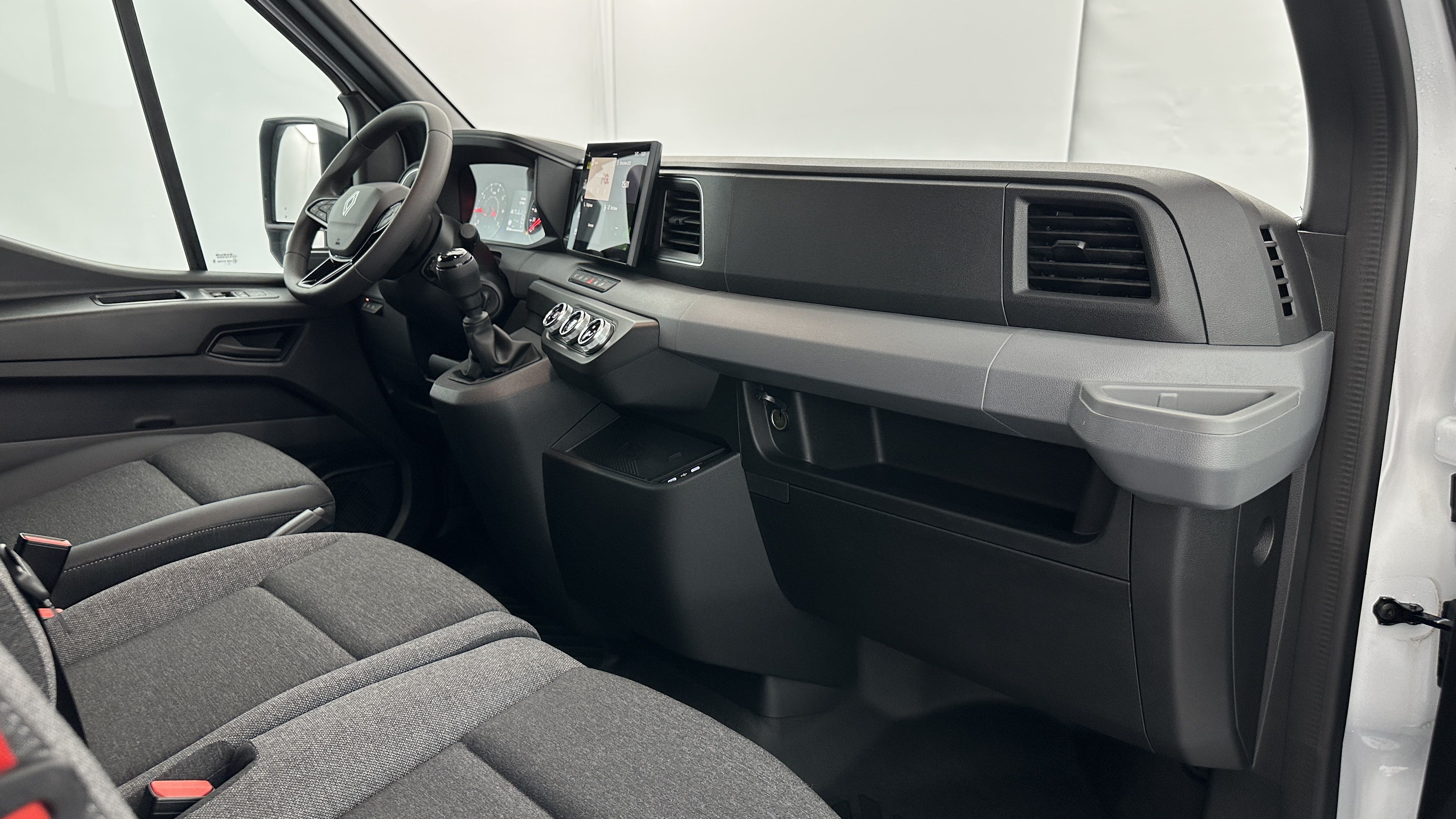 RENAULT MASTER L3H2 3t5 2.0 dCi 150ch RED Edition + PACK LIVRAISON + CAMÉRA + ATTELAGE